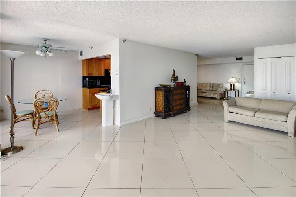 Winston Towers 700 Condo - Residential Lease