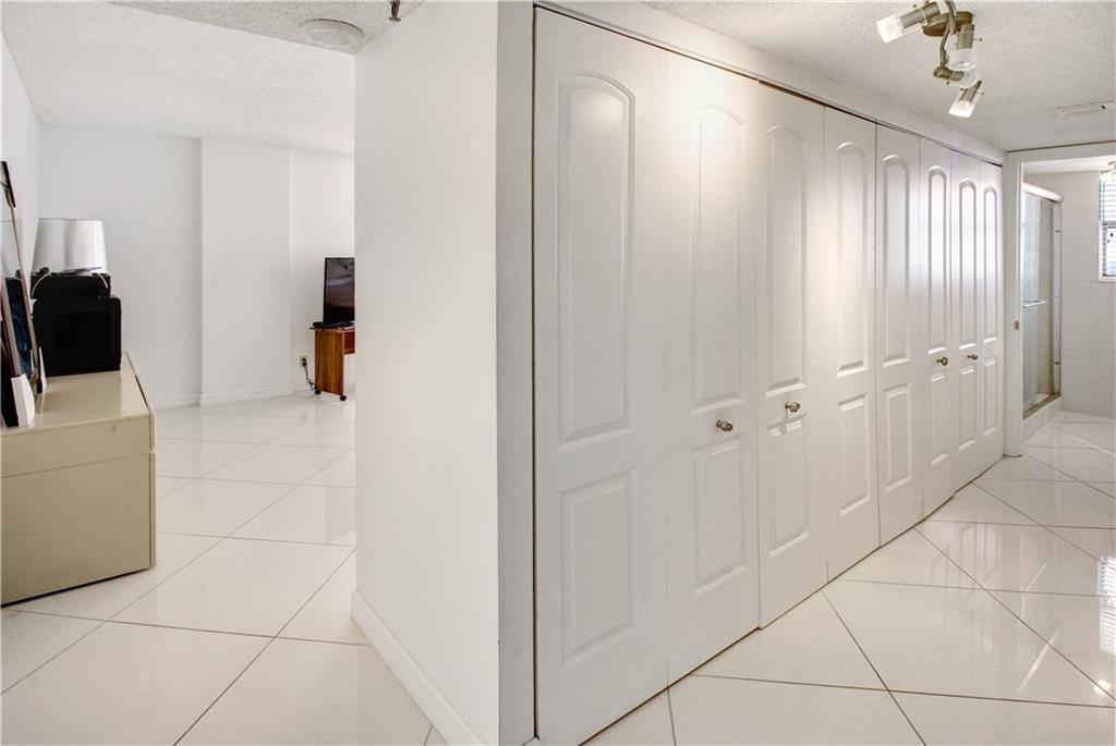 Winston Towers 700 Condo - Residential Lease