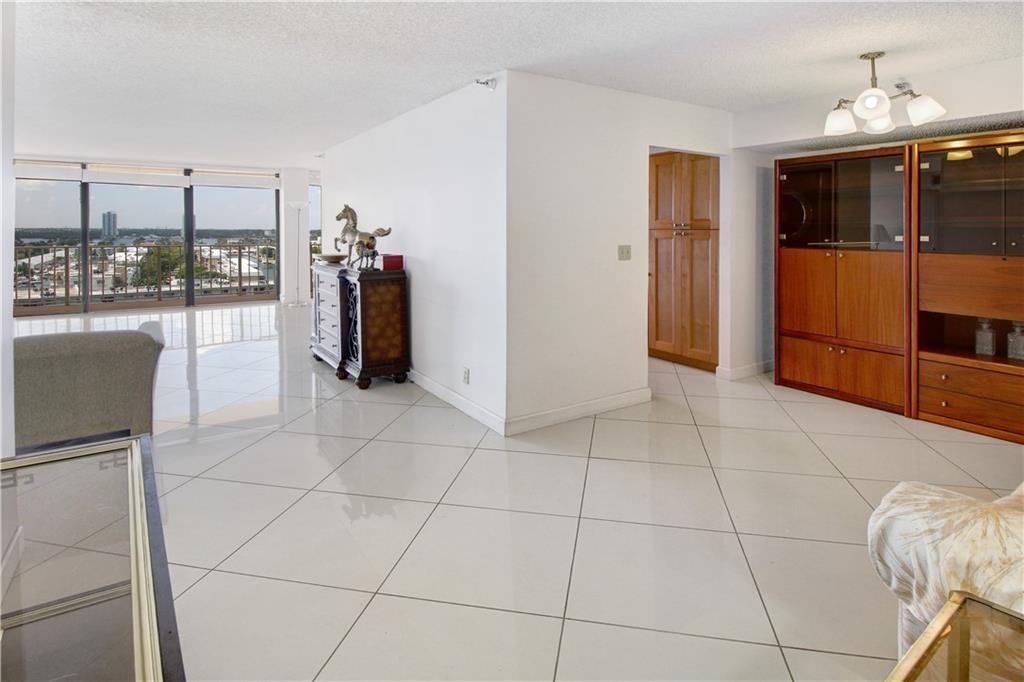 Winston Towers 700 Condo - Residential Lease