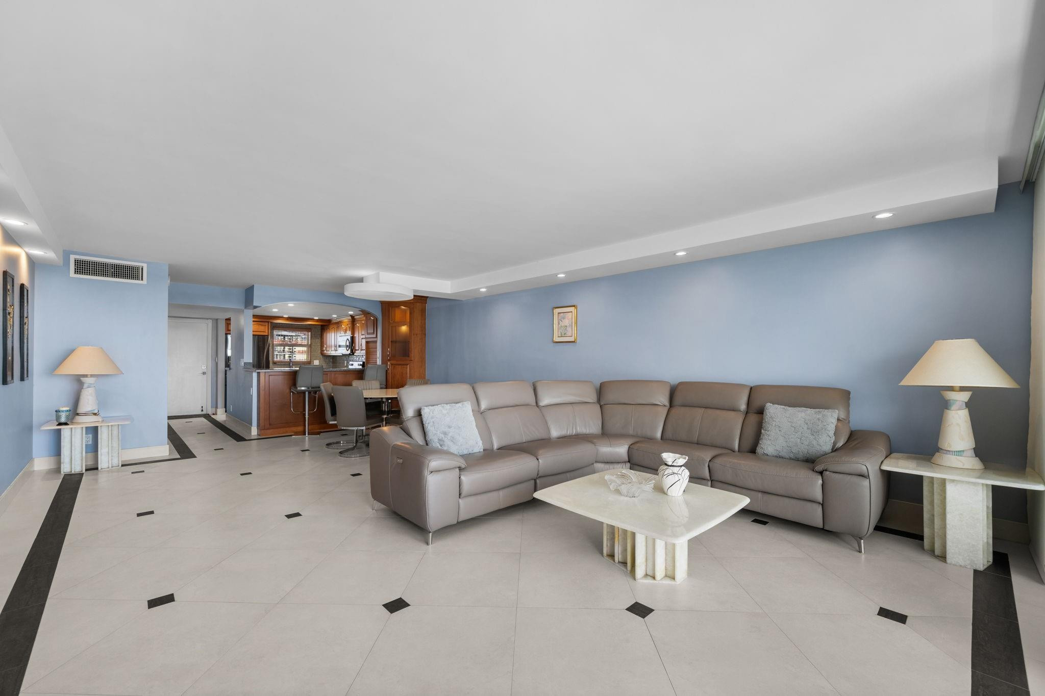 Bayshore Towers - Residential