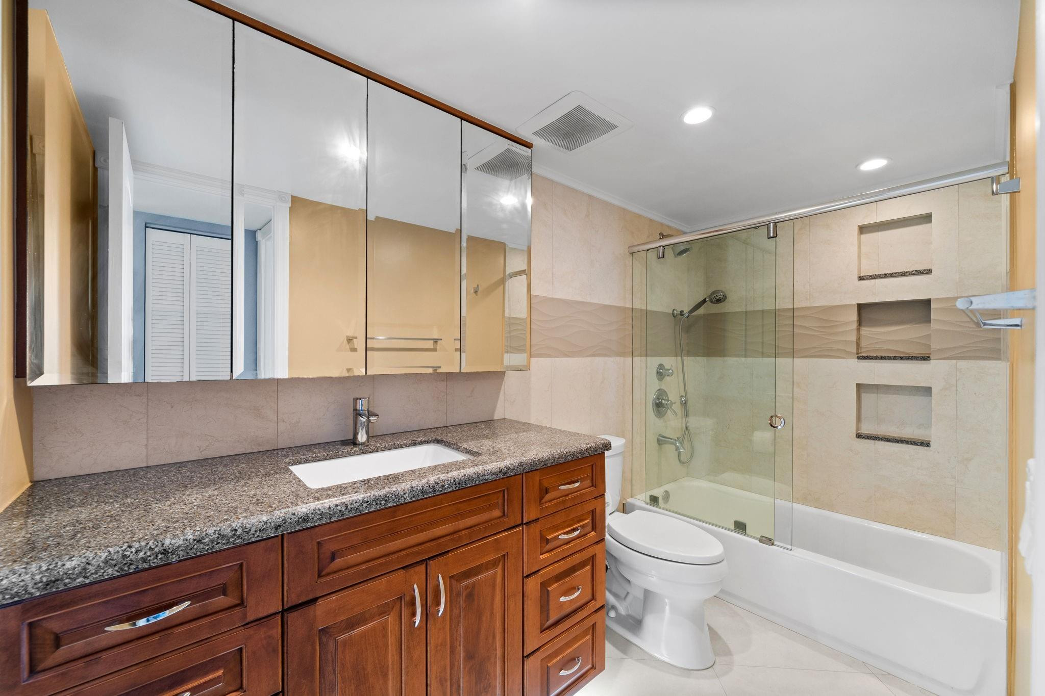 Bayshore Towers - Residential