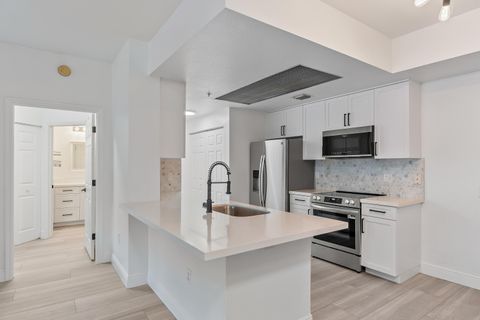 Photo of 2807 Veronia Drive #107, Palm Beach Gardens, FL 33410 (MLS # B26048210)