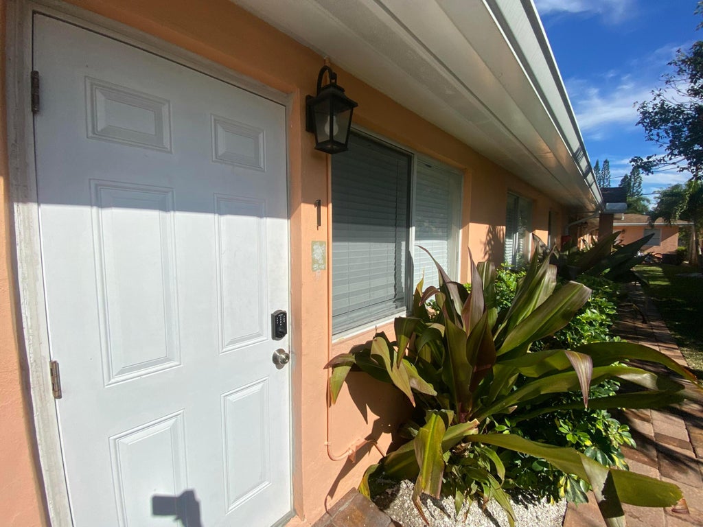 Photo of 914 N J Street #1, Lake Worth Beach, FL 33460 (MLS # R11046326)