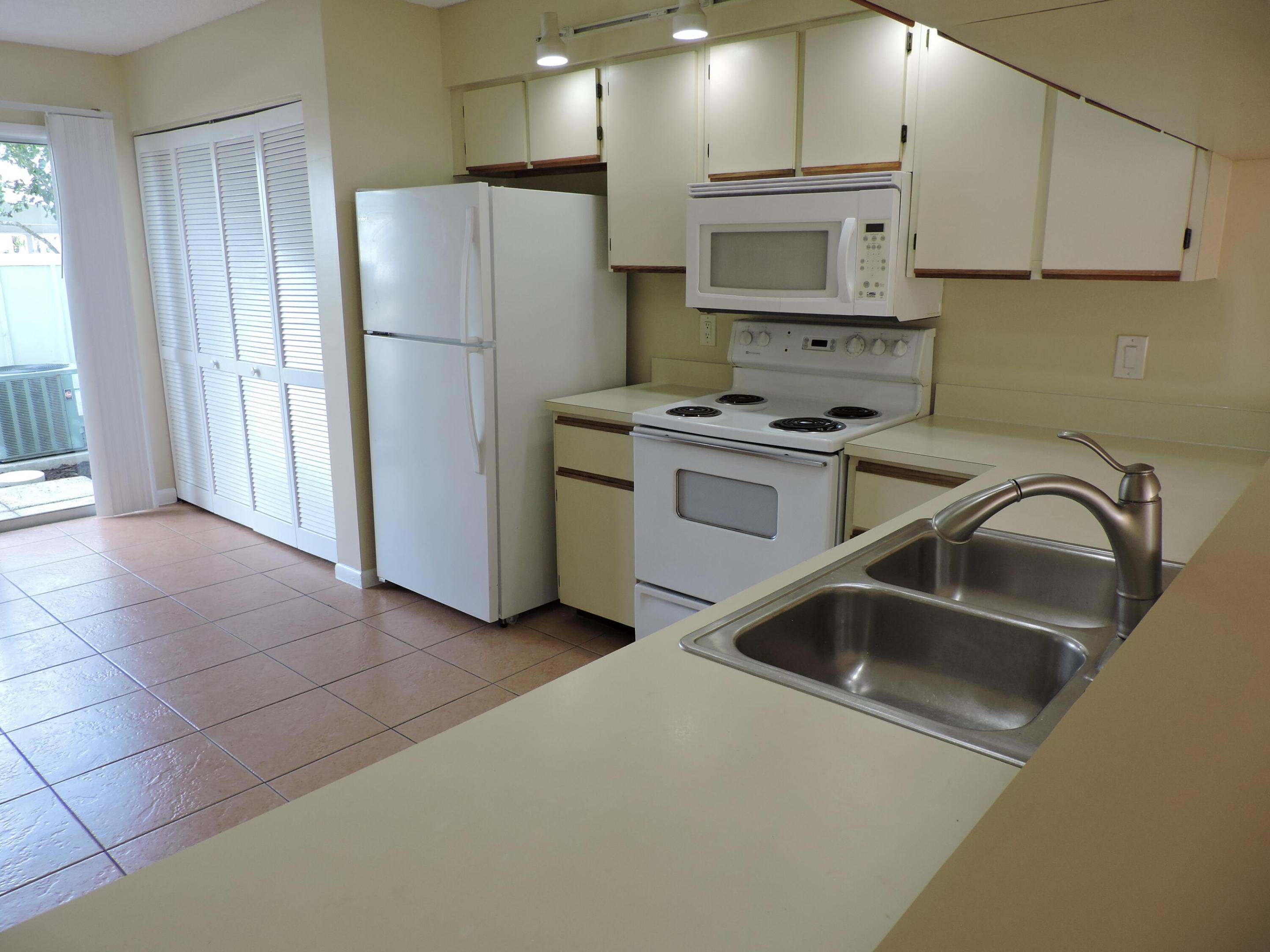 RIVERWALK 2 - Residential Lease