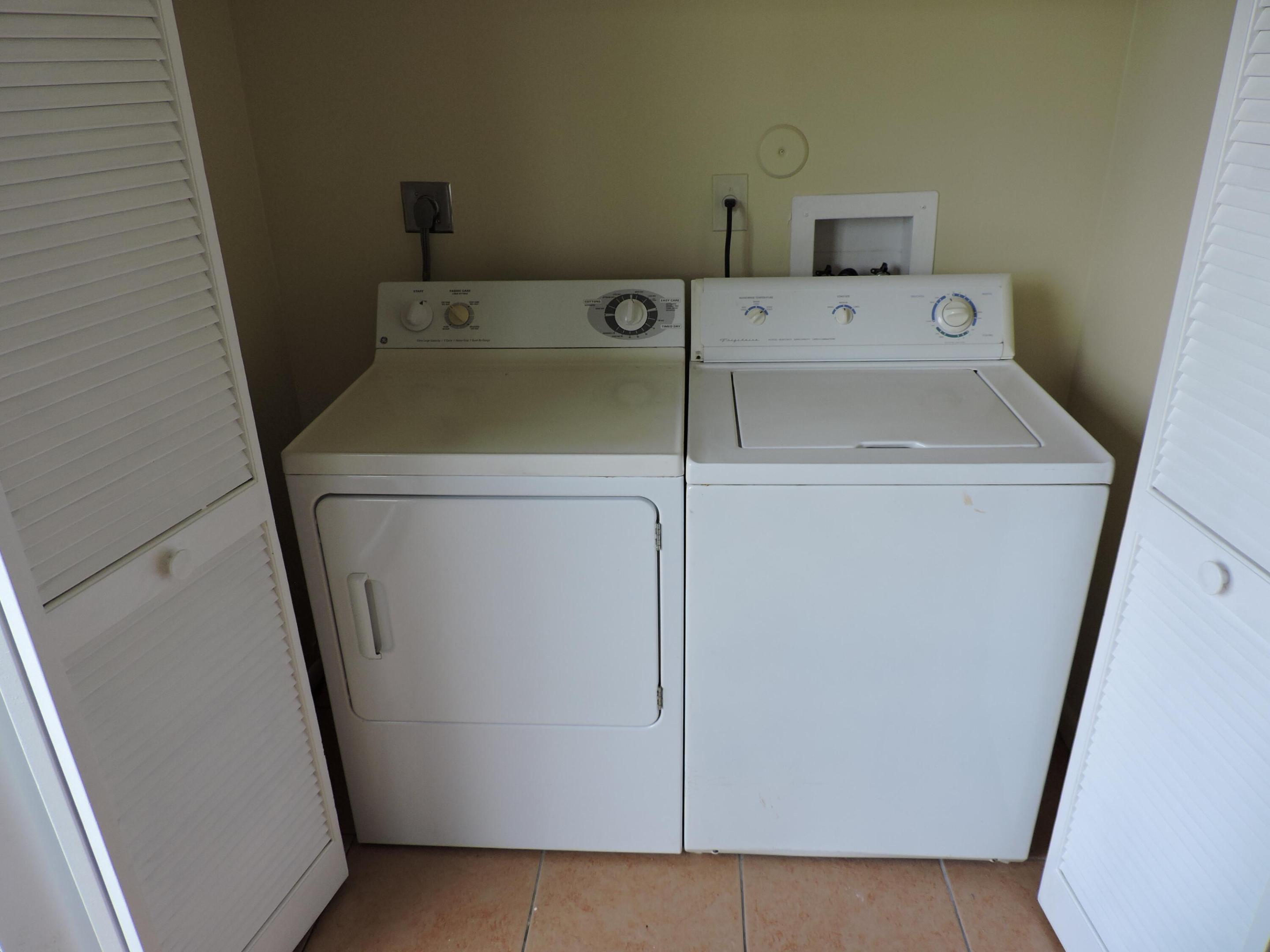 RIVERWALK 2 - Residential Lease