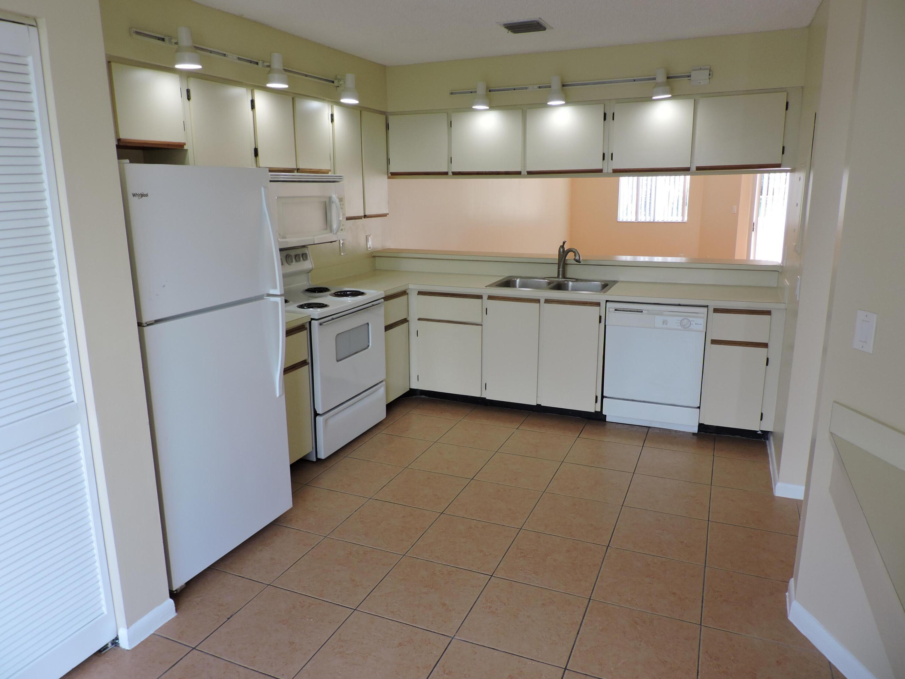 RIVERWALK 2 - Residential Lease