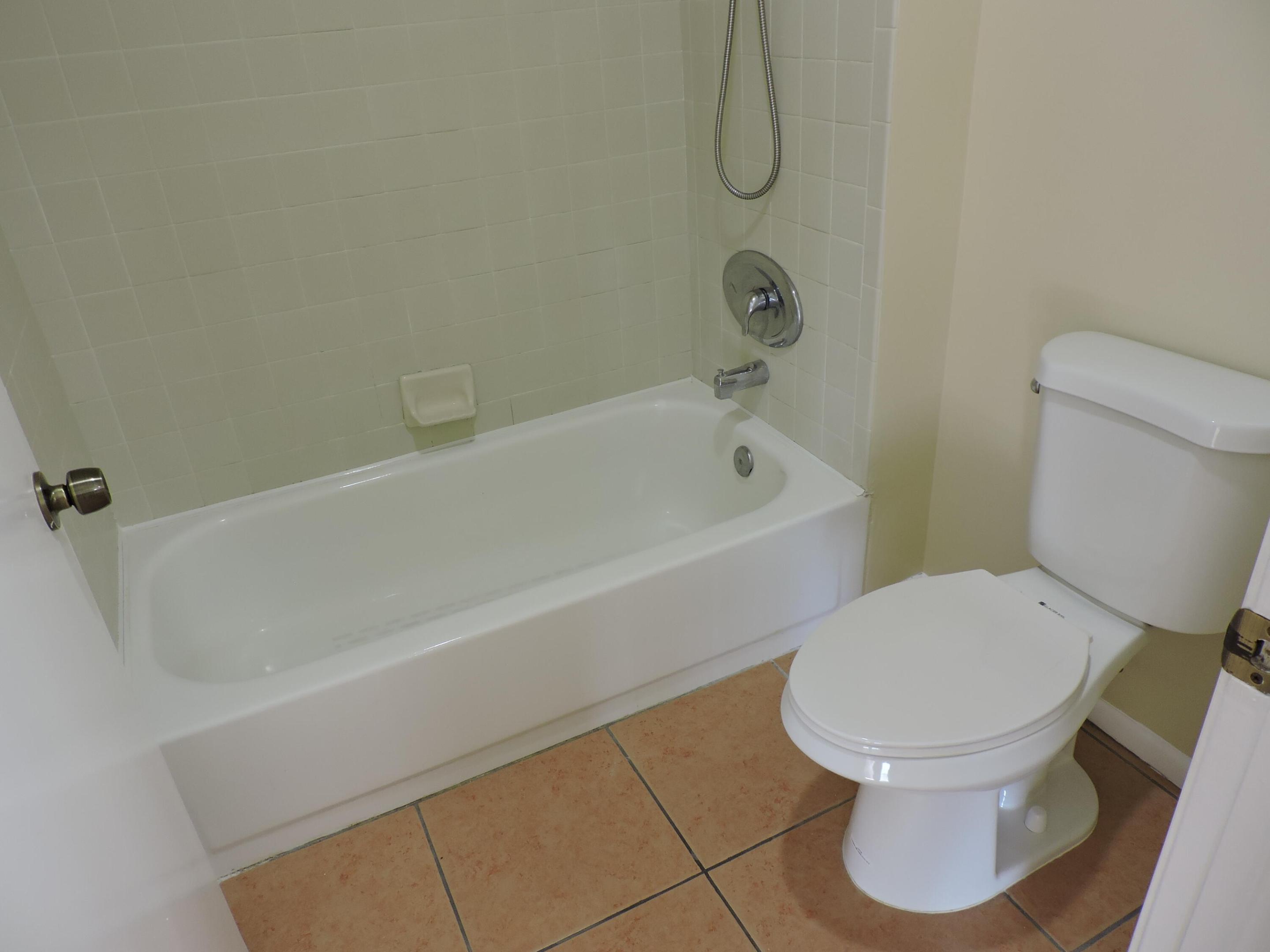 RIVERWALK 2 - Residential Lease