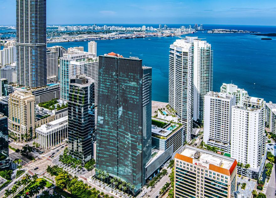 Sleek, stylish, and fully FURNISHED 1BD/1BA in the heart of Brickell's Financial District. This spacious residence features STAINLESS STEEL appliances, GRANITE countertops, rich wood cabinetry, and an open layout with seamless flow through the living areas. In unit washer and dryer. Located in the prestigious Hotel AKA Brickell, enjoy 5-star amenities including a resort-style pool & Sky Bar, state-of-the-art fitness center, Leaf Spa, and ADRIFT Mare--a restaurant and cocktail bar by Michelin-starred Chef David Myers. Hotel AKA also offers refined experiences like yacht charters, chauffeur services, daily luxury rentals, wedding and event planning, plus extensive meeting space. Steps to Brickell City Centre, Downtown, Bayside, and more.