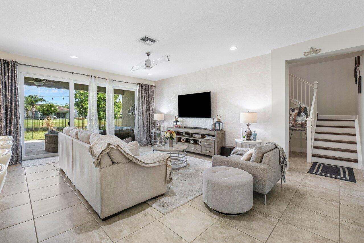 SUSSMAN AGR PUD NORTH PLA - Residential Lease