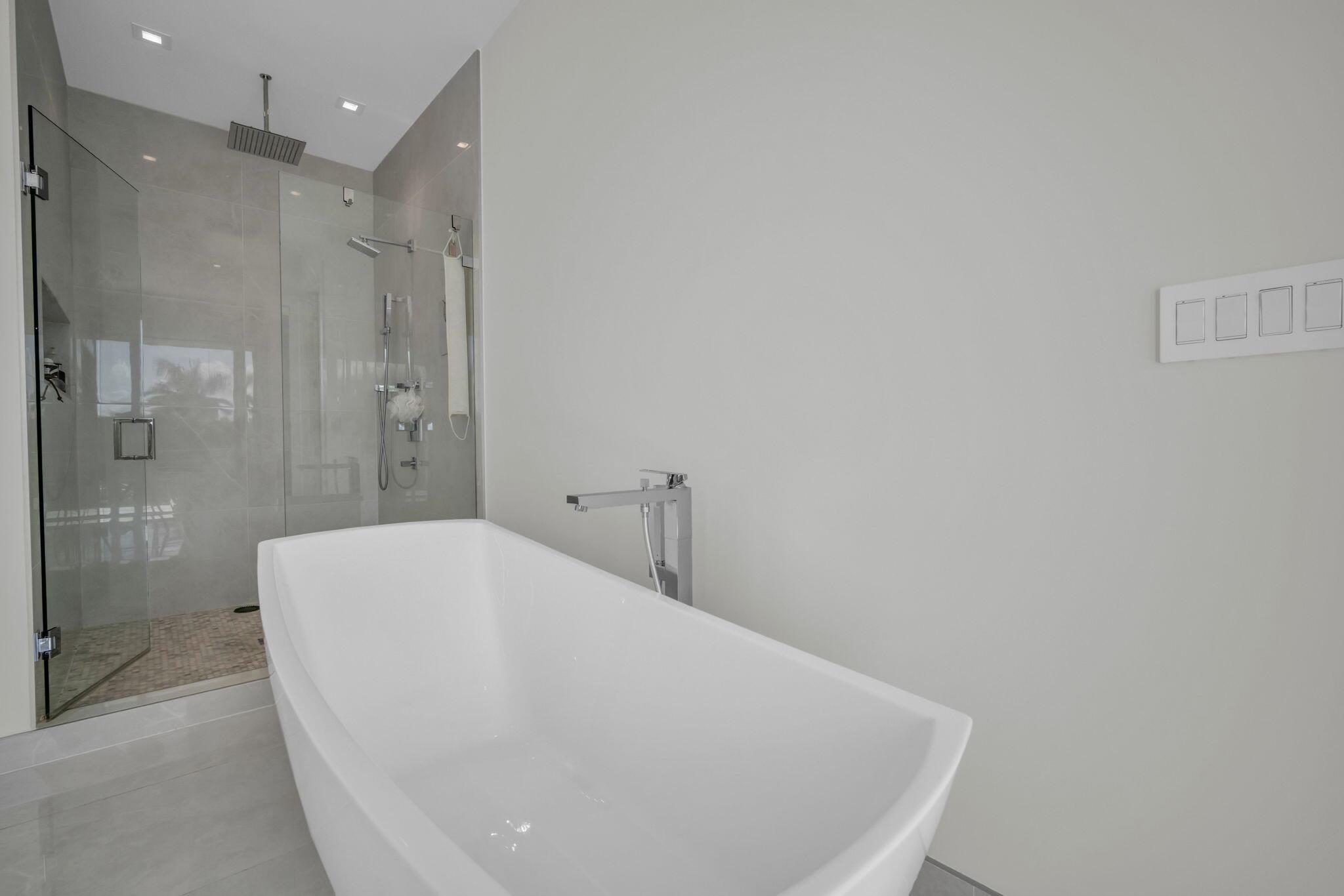 WESTON ESTATES - Residential