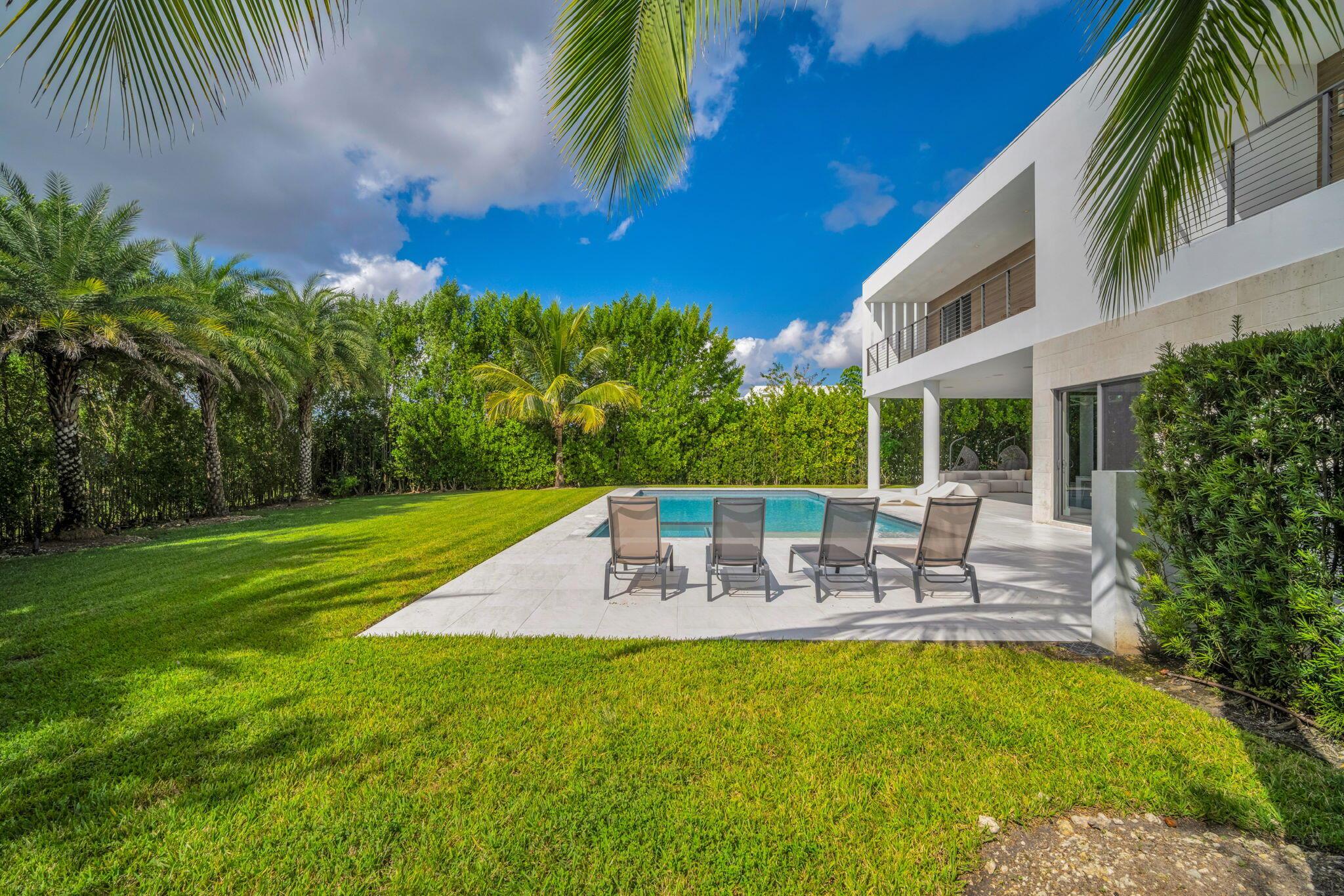 WESTON ESTATES - Residential