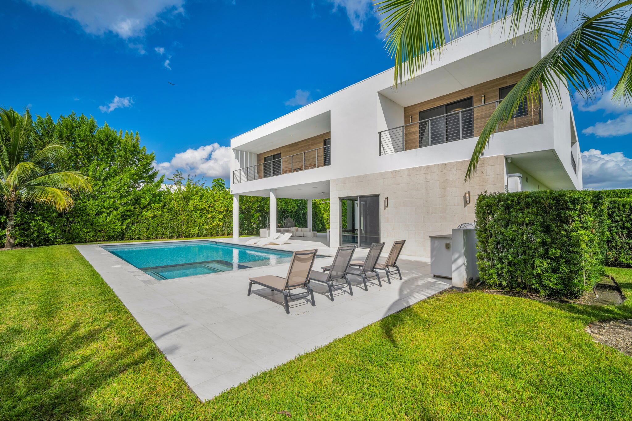 WESTON ESTATES - Residential