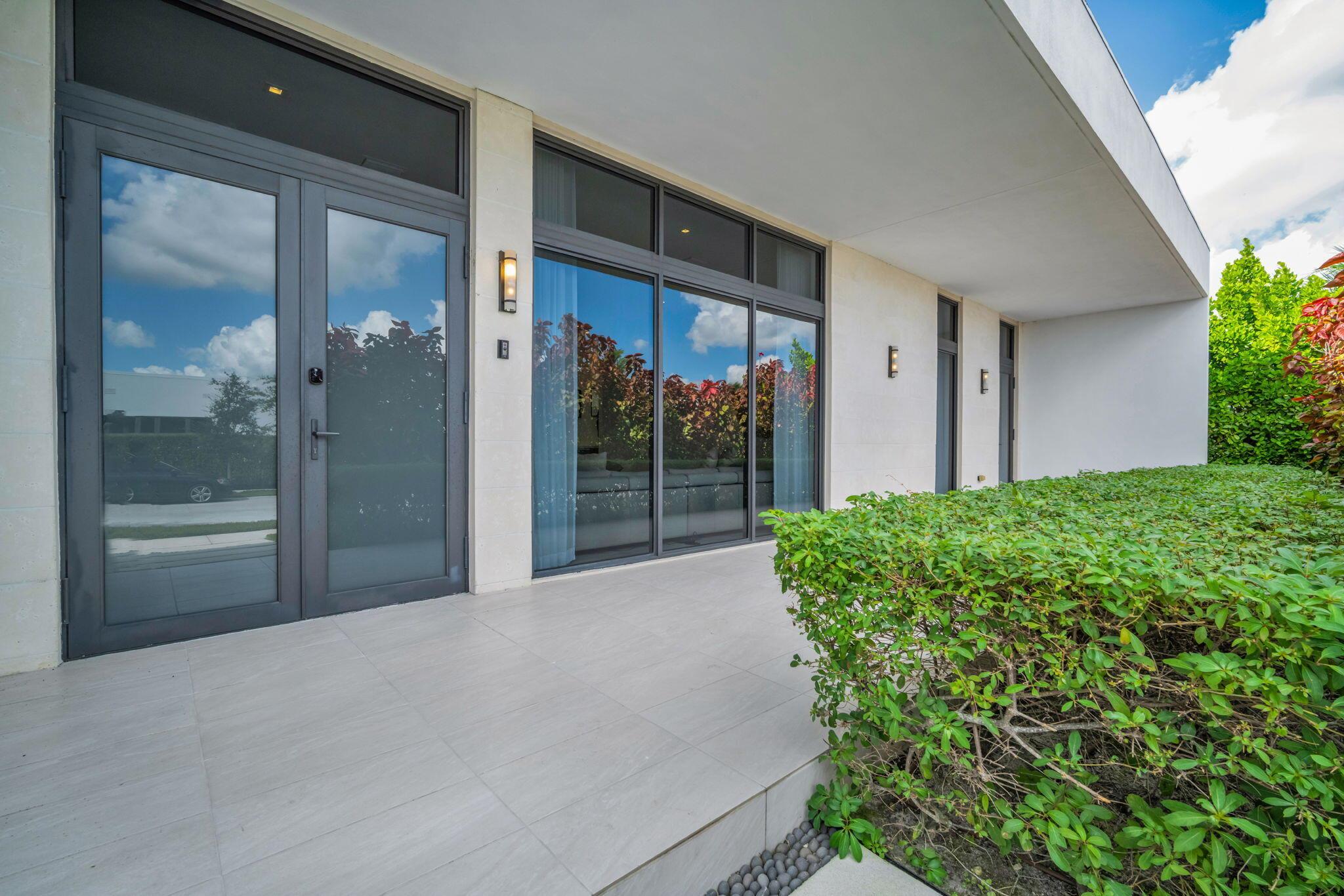 WESTON ESTATES - Residential