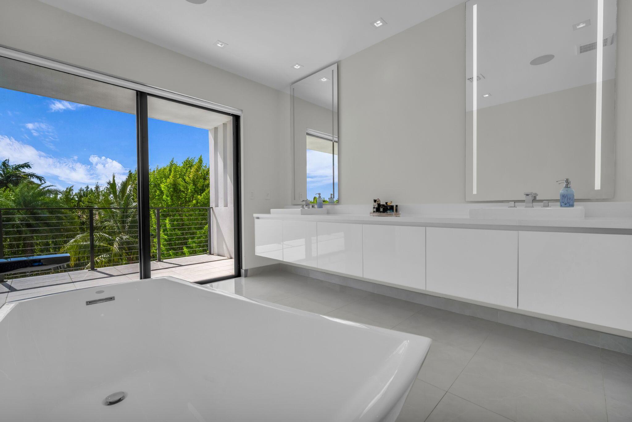 WESTON ESTATES - Residential