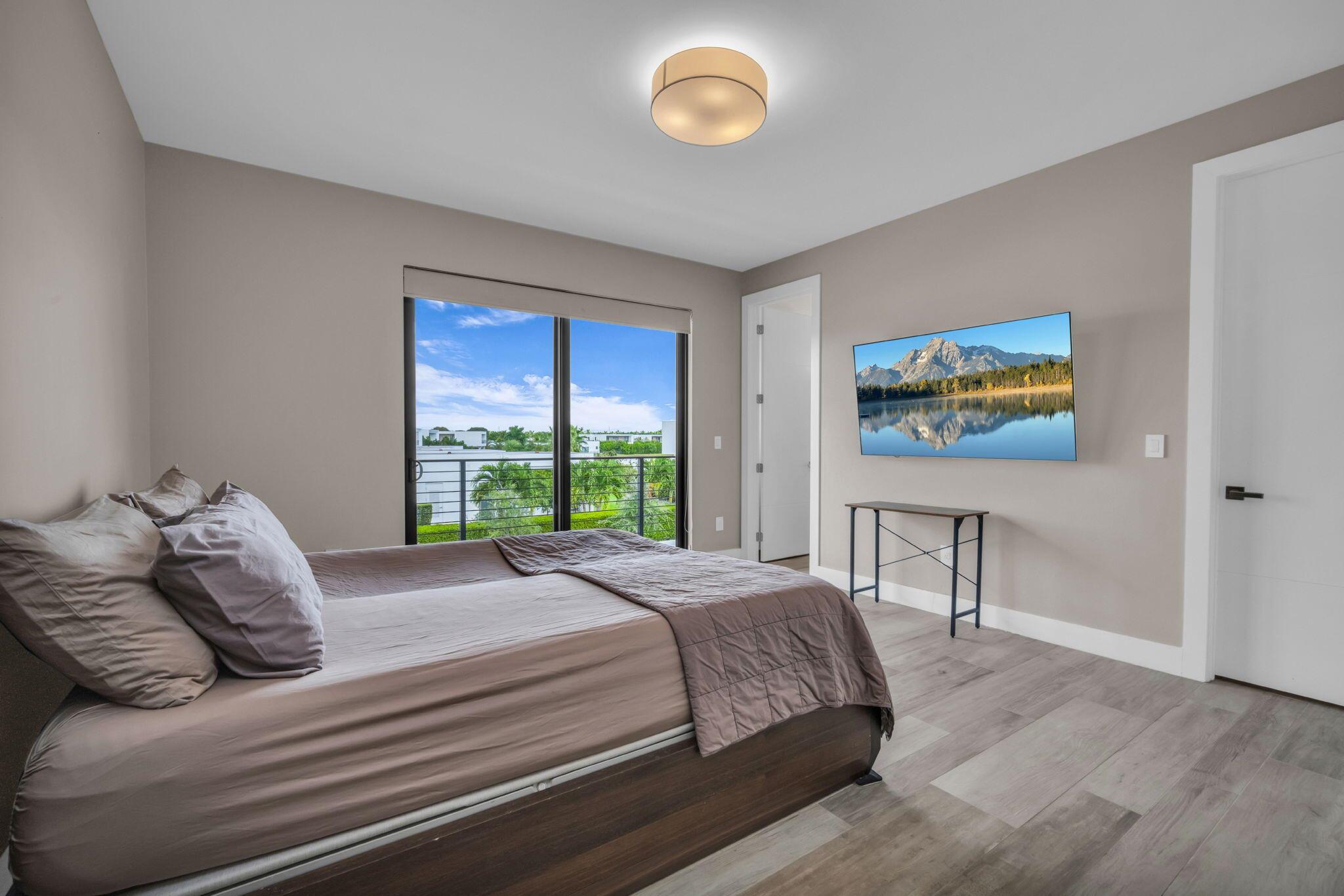 WESTON ESTATES - Residential