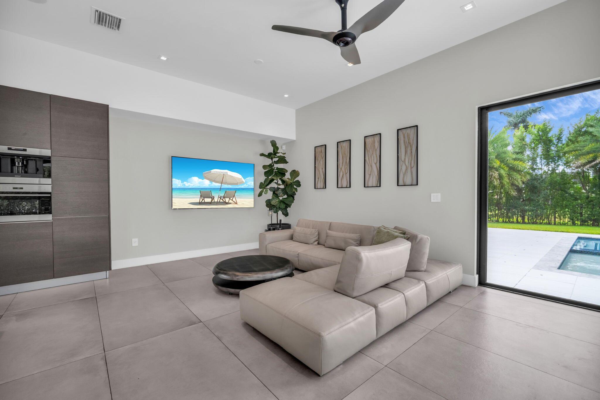 WESTON ESTATES - Residential