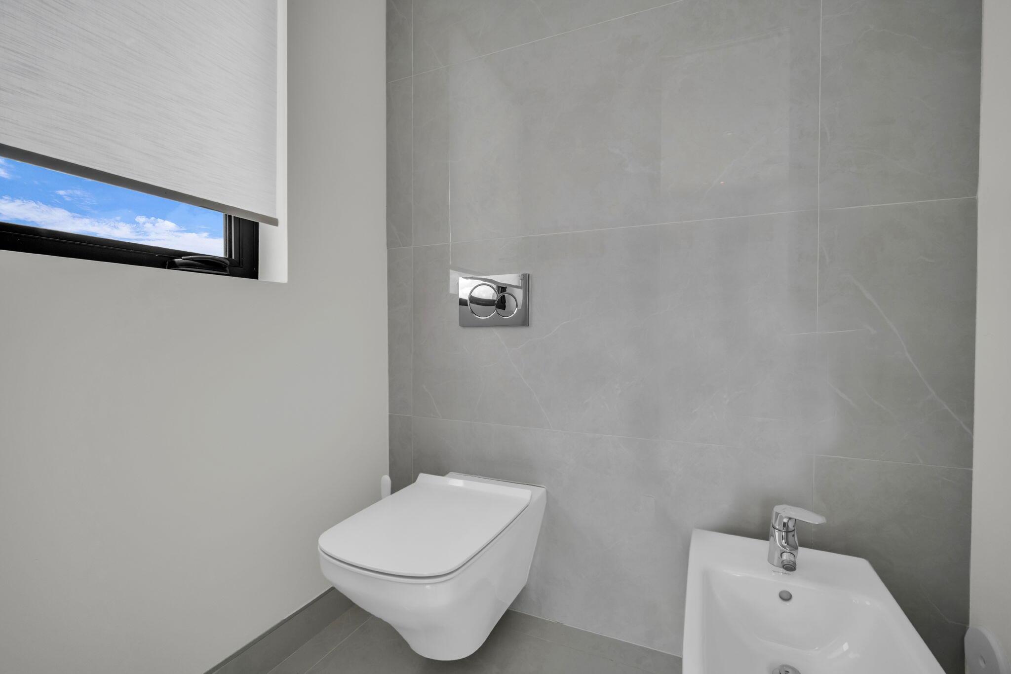 WESTON ESTATES - Residential