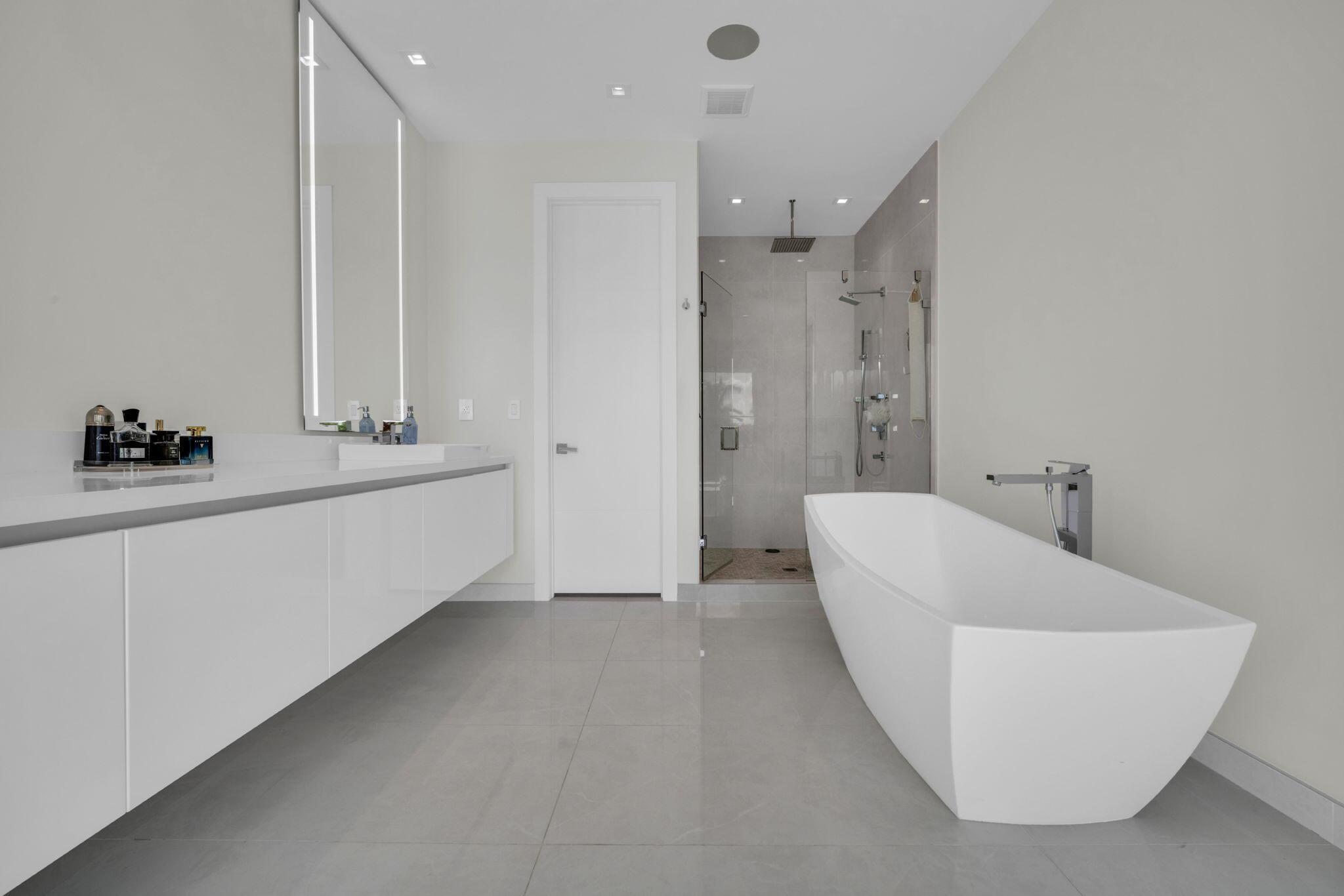 WESTON ESTATES - Residential