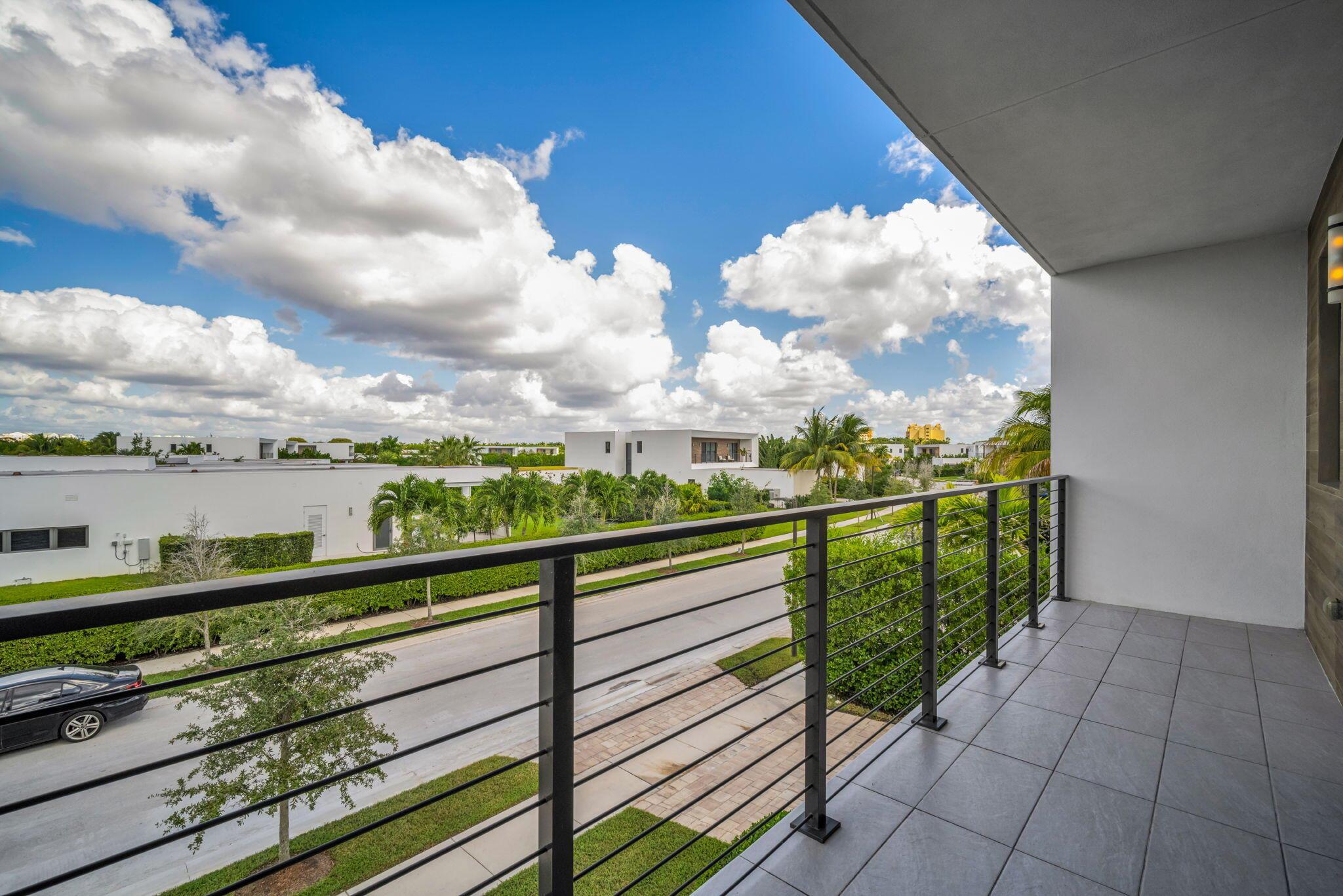 WESTON ESTATES - Residential