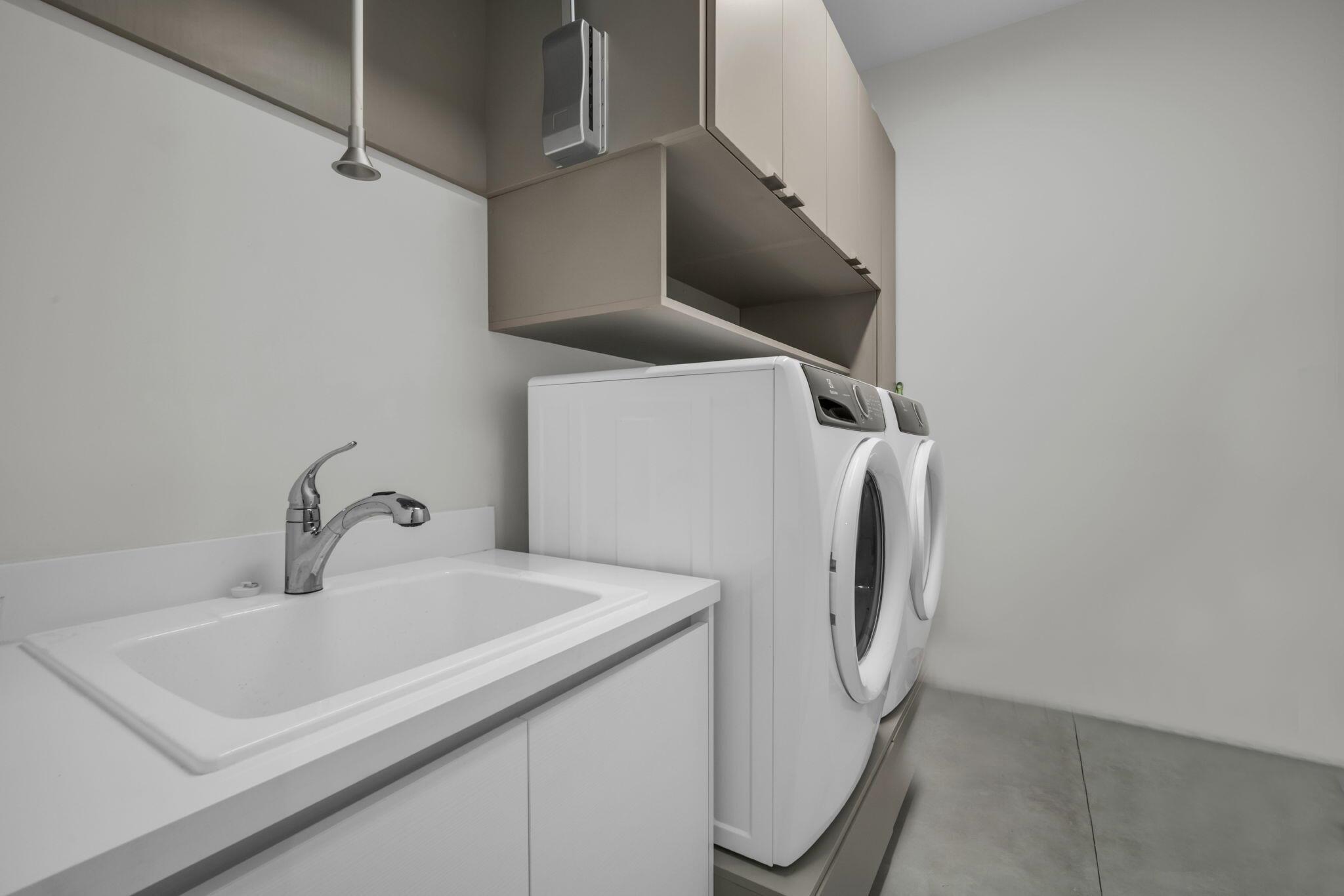 WESTON ESTATES - Residential