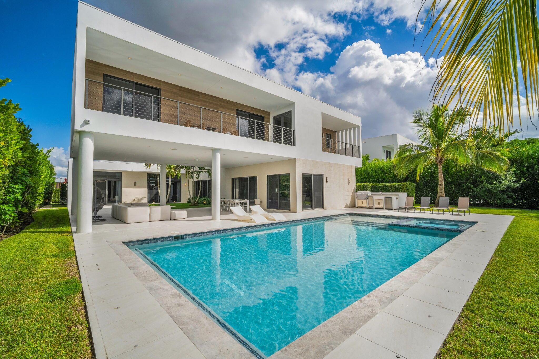 WESTON ESTATES - Residential