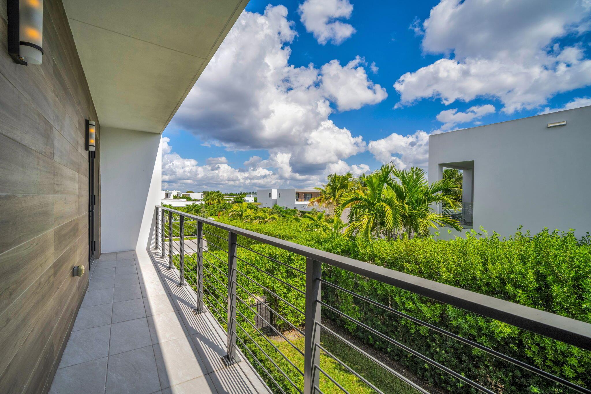 WESTON ESTATES - Residential