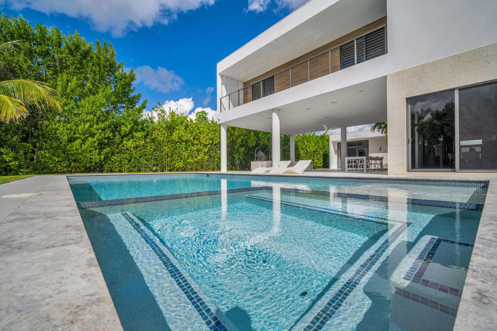 WESTON ESTATES - Residential