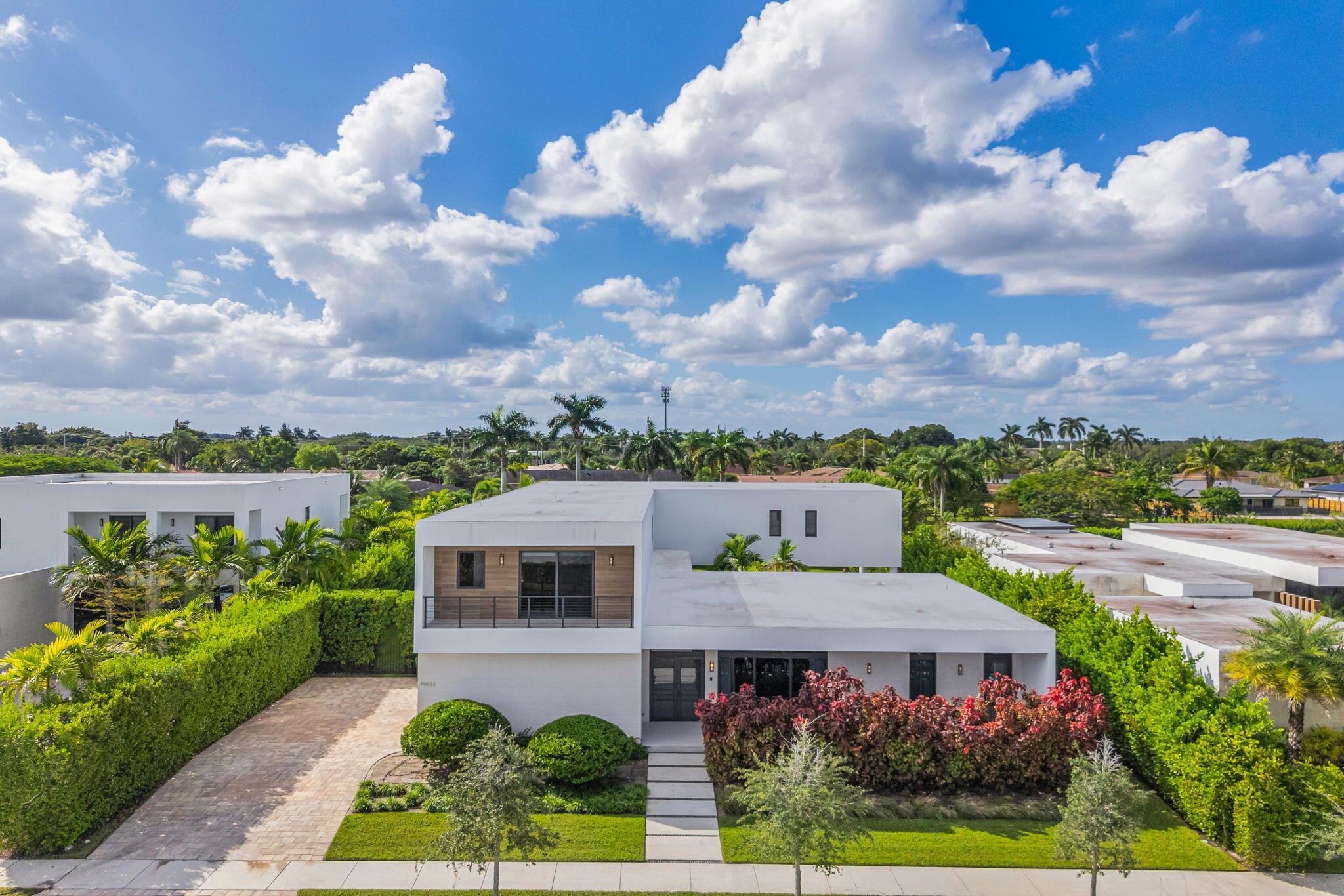 WESTON ESTATES - Residential