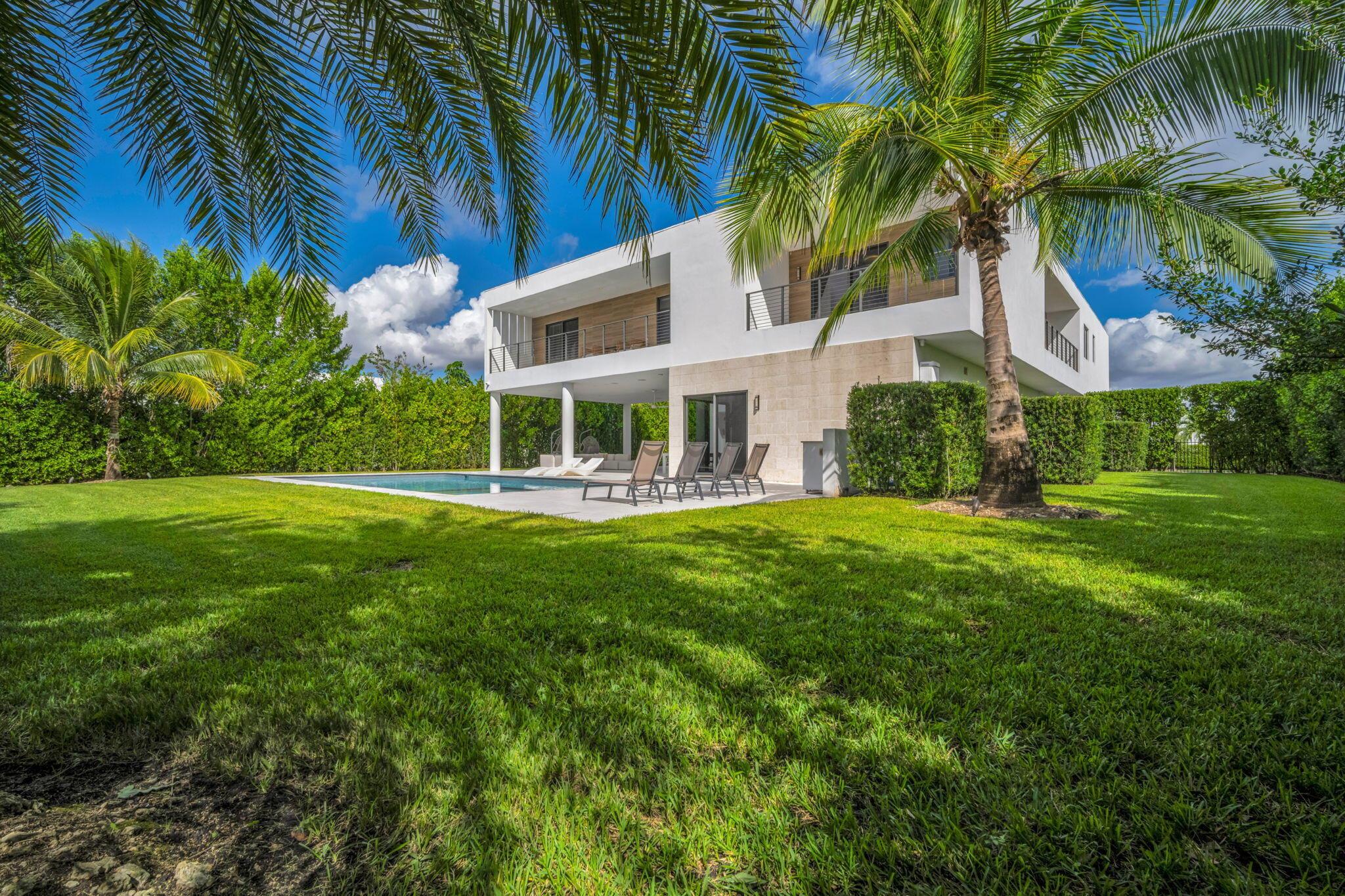 WESTON ESTATES - Residential