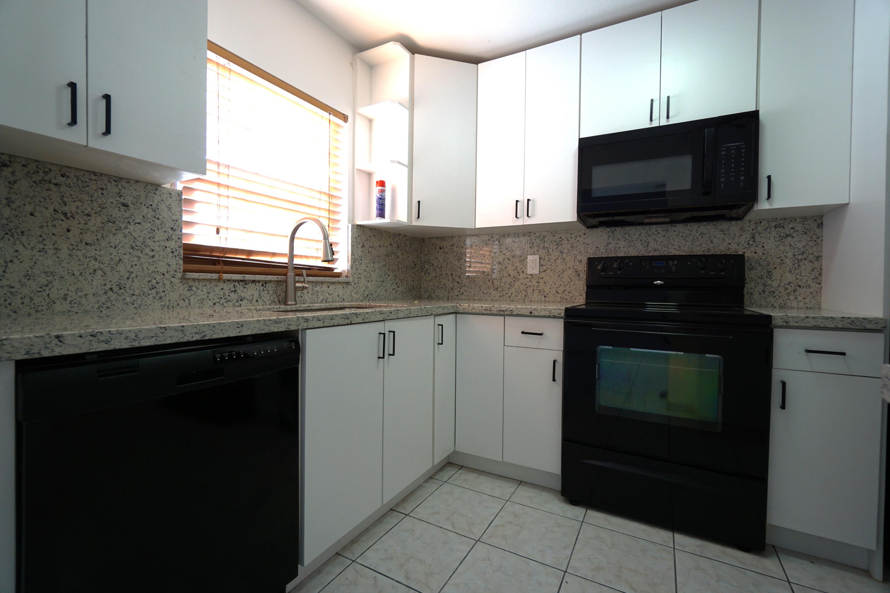 PALMLAND HOMES SOUTH NO 7 SEC B - Residential