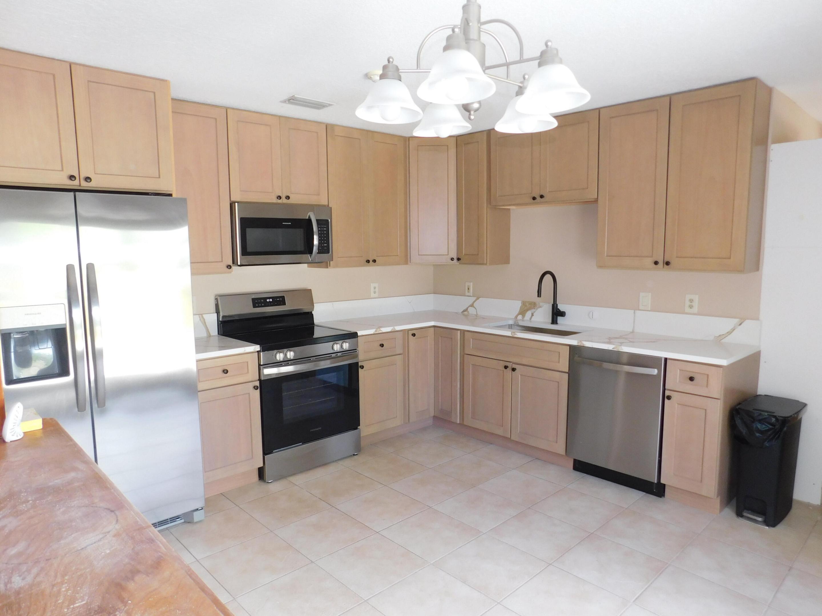 ACREAGE - Residential Lease