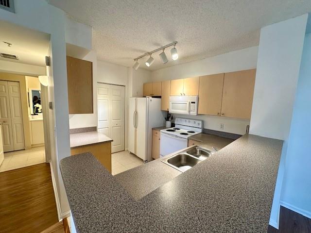 ST ANDREWS NOB HILL - Residential Lease