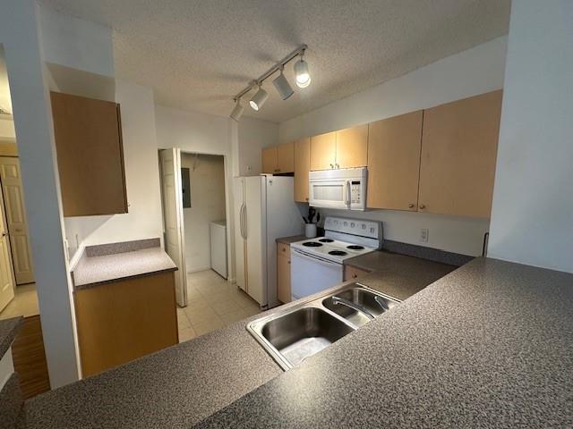 ST ANDREWS NOB HILL - Residential Lease