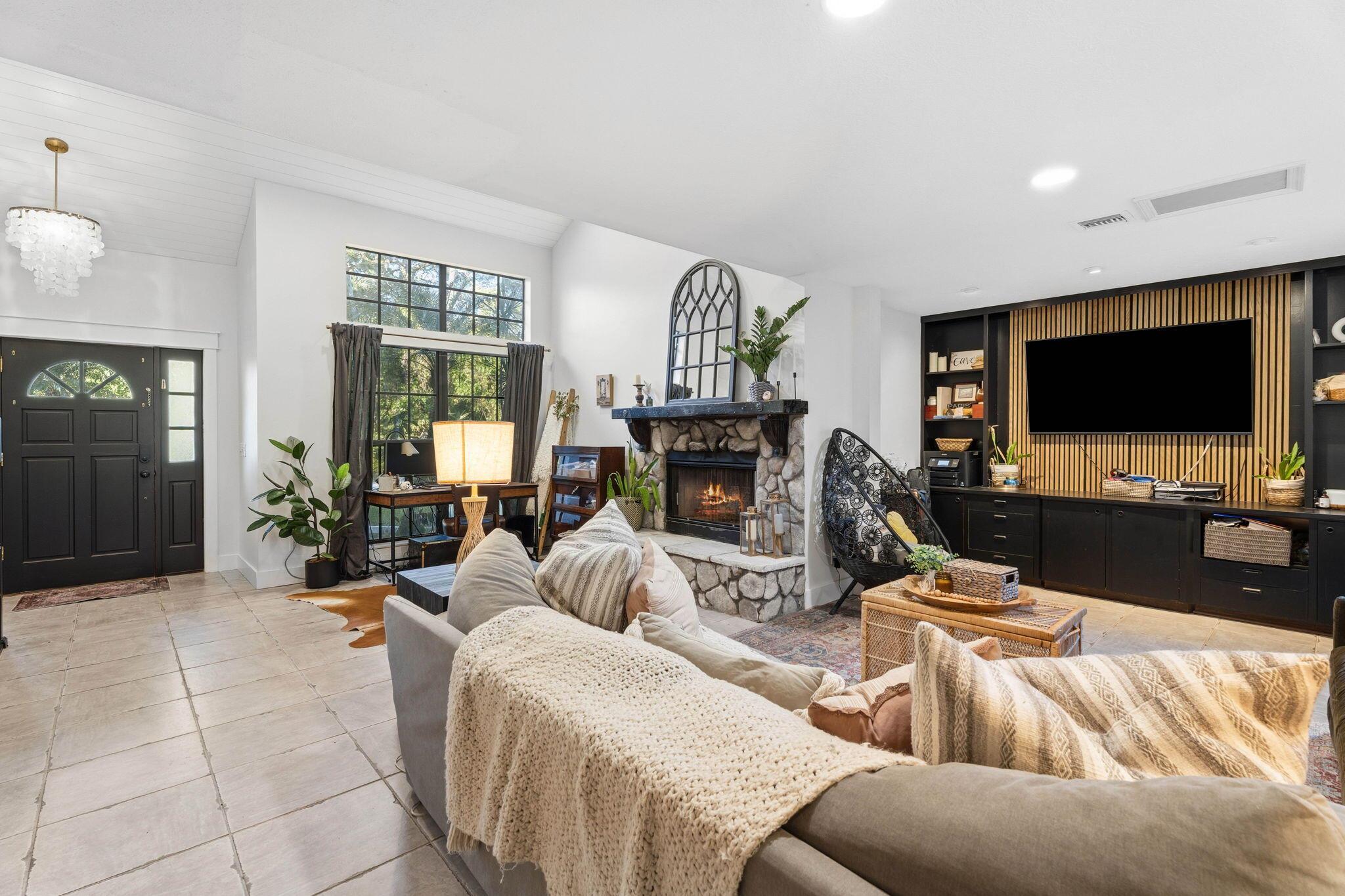 RUSTIC HILLS - Residential