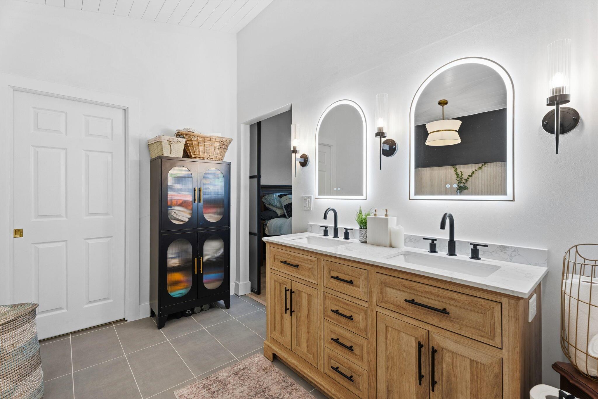 RUSTIC HILLS - Residential