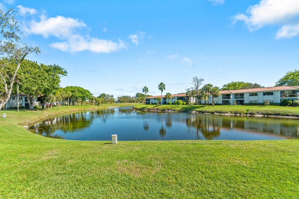 Photo of 36 Southport Lane #E, Boynton Beach, FL 33436 (MLS # R10973295)