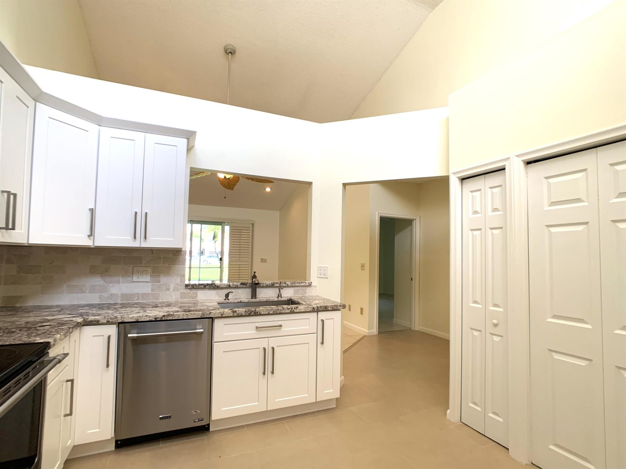 10459 Lake Vista Circle