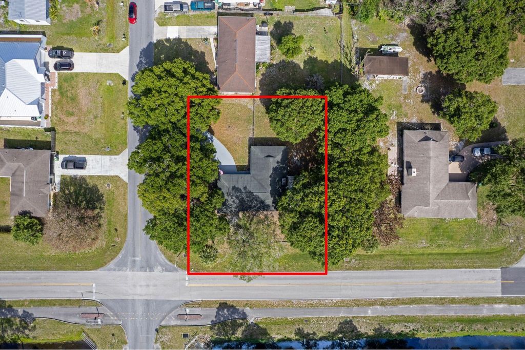 Photo of 7205 Lakeland Boulevard, Fort Pierce, FL 34951 (MLS # B26017148)