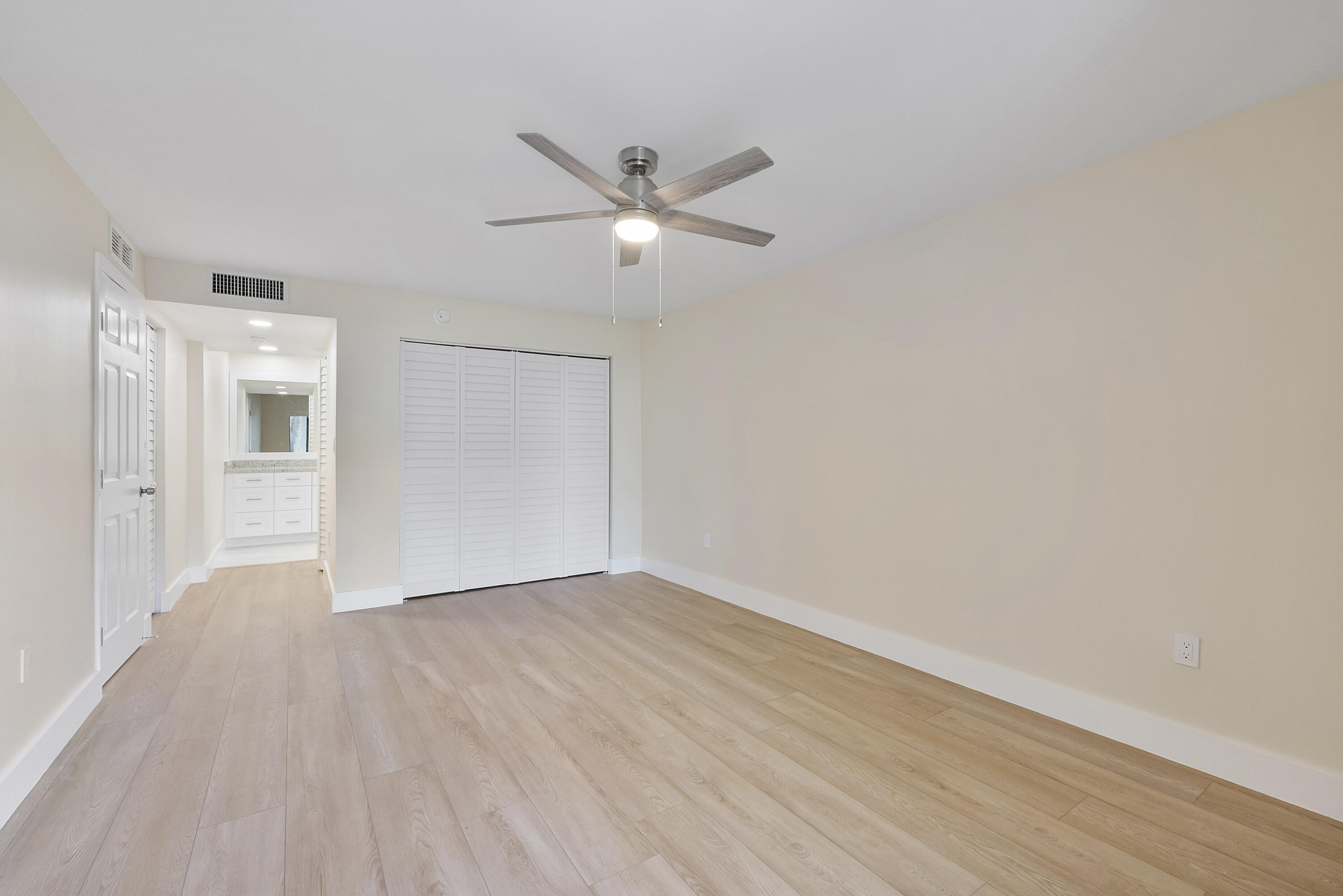 PLANTATION CLUB B CONDO - Residential