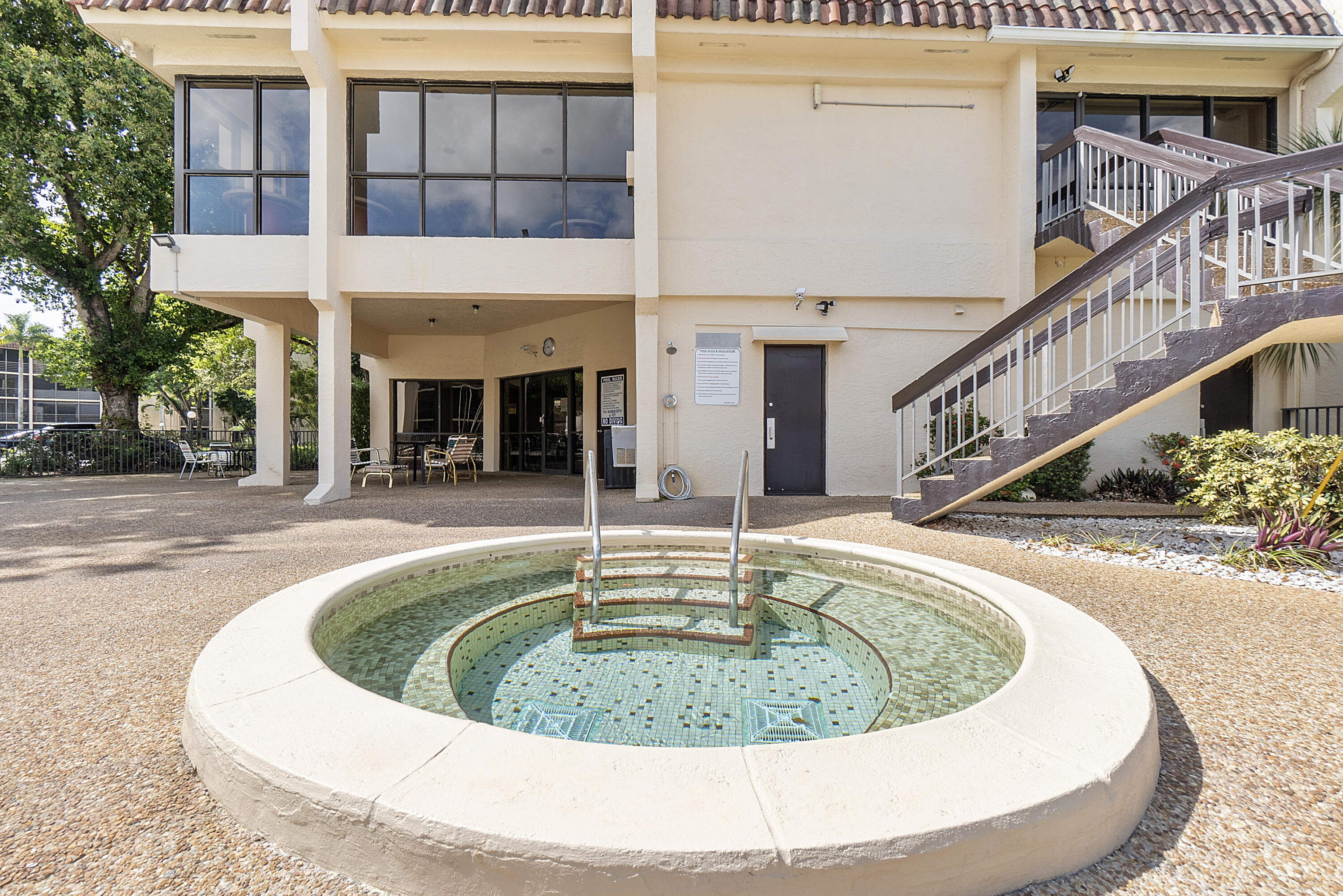 PLANTATION CLUB B CONDO - Residential