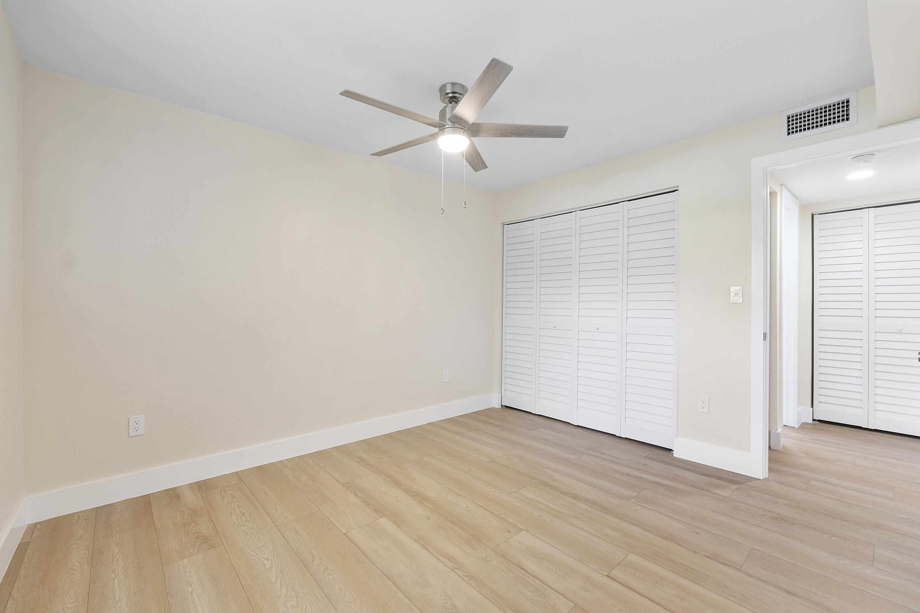 PLANTATION CLUB B CONDO - Residential