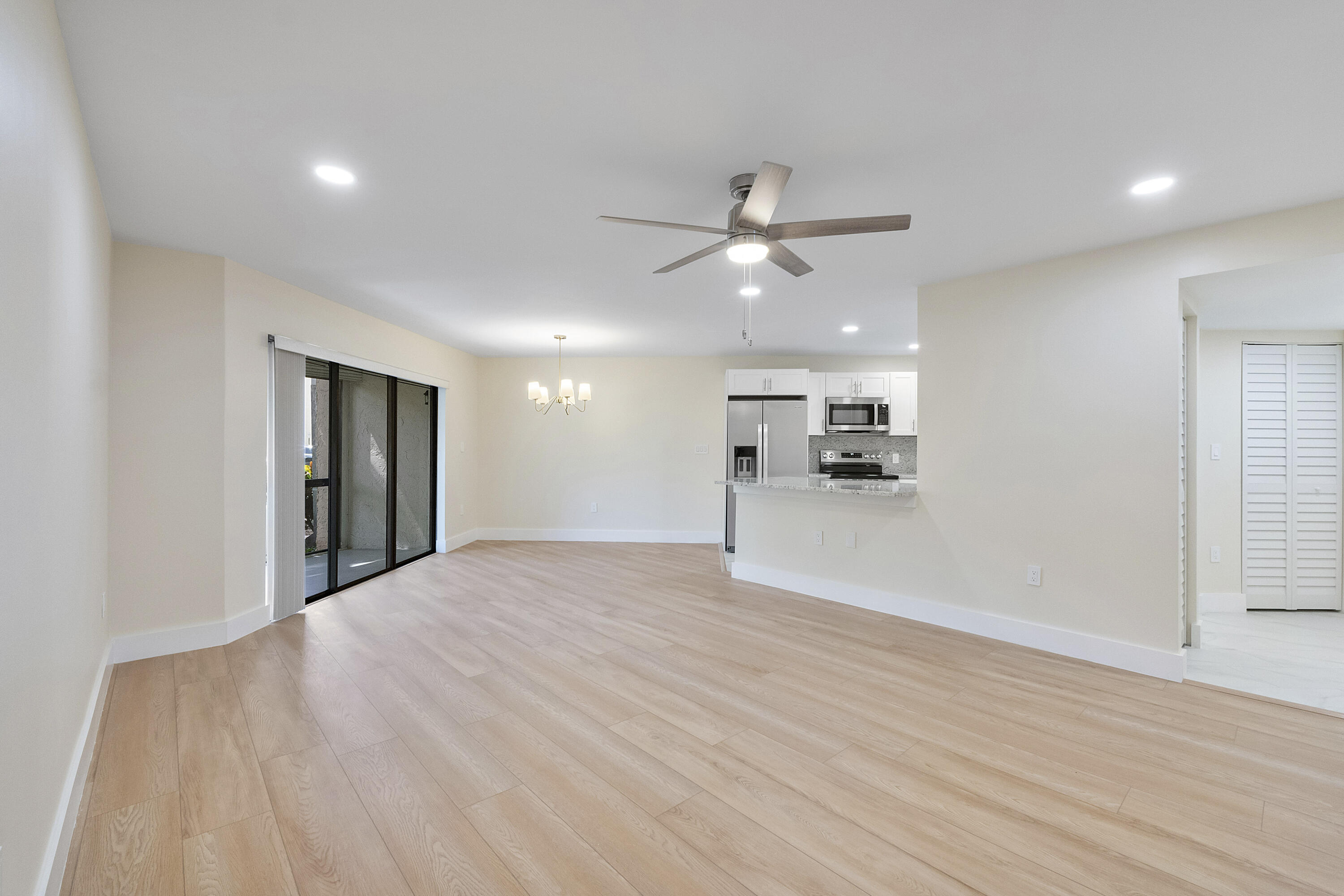 PLANTATION CLUB B CONDO - Residential