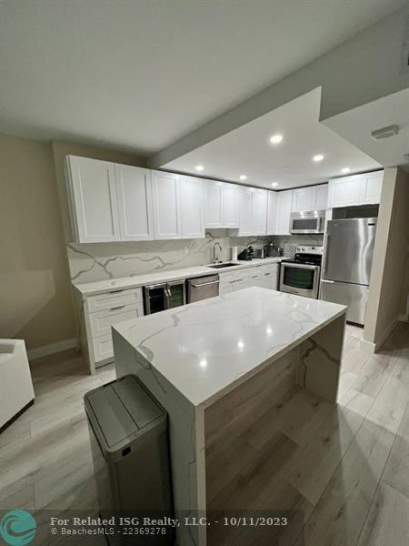 Roney Palace Condo - Residential