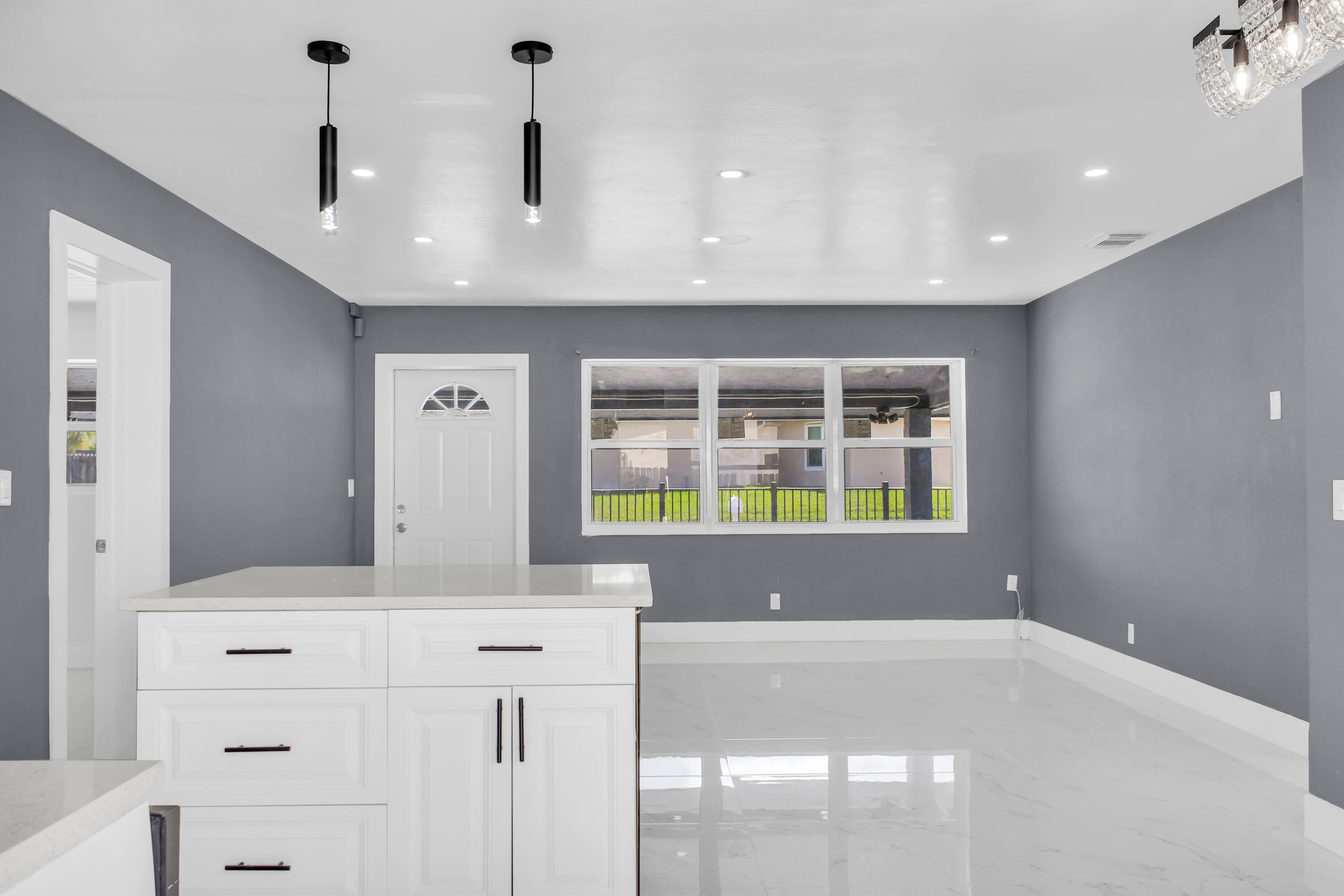 915 SW 3RD Street