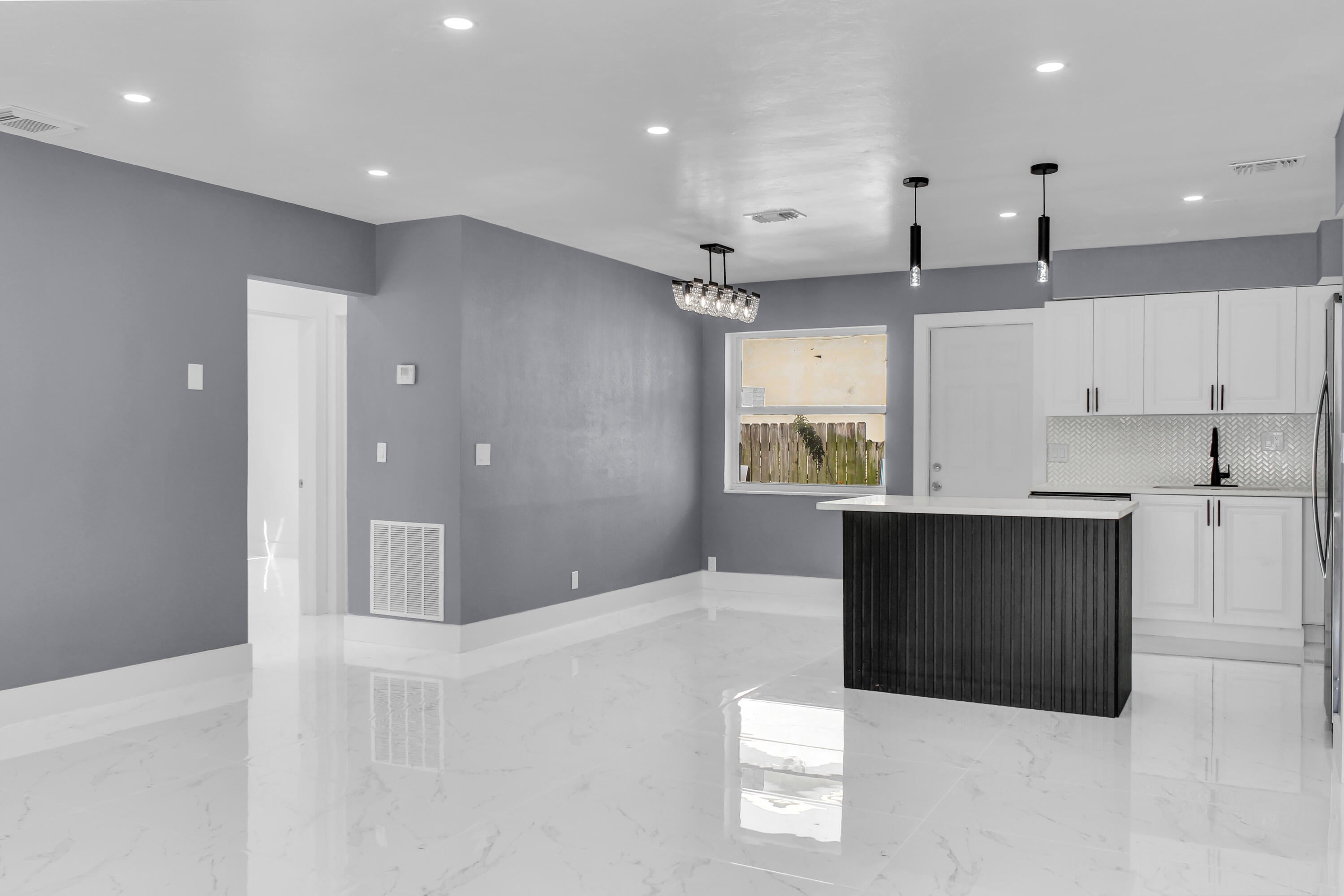 915 SW 3RD Street