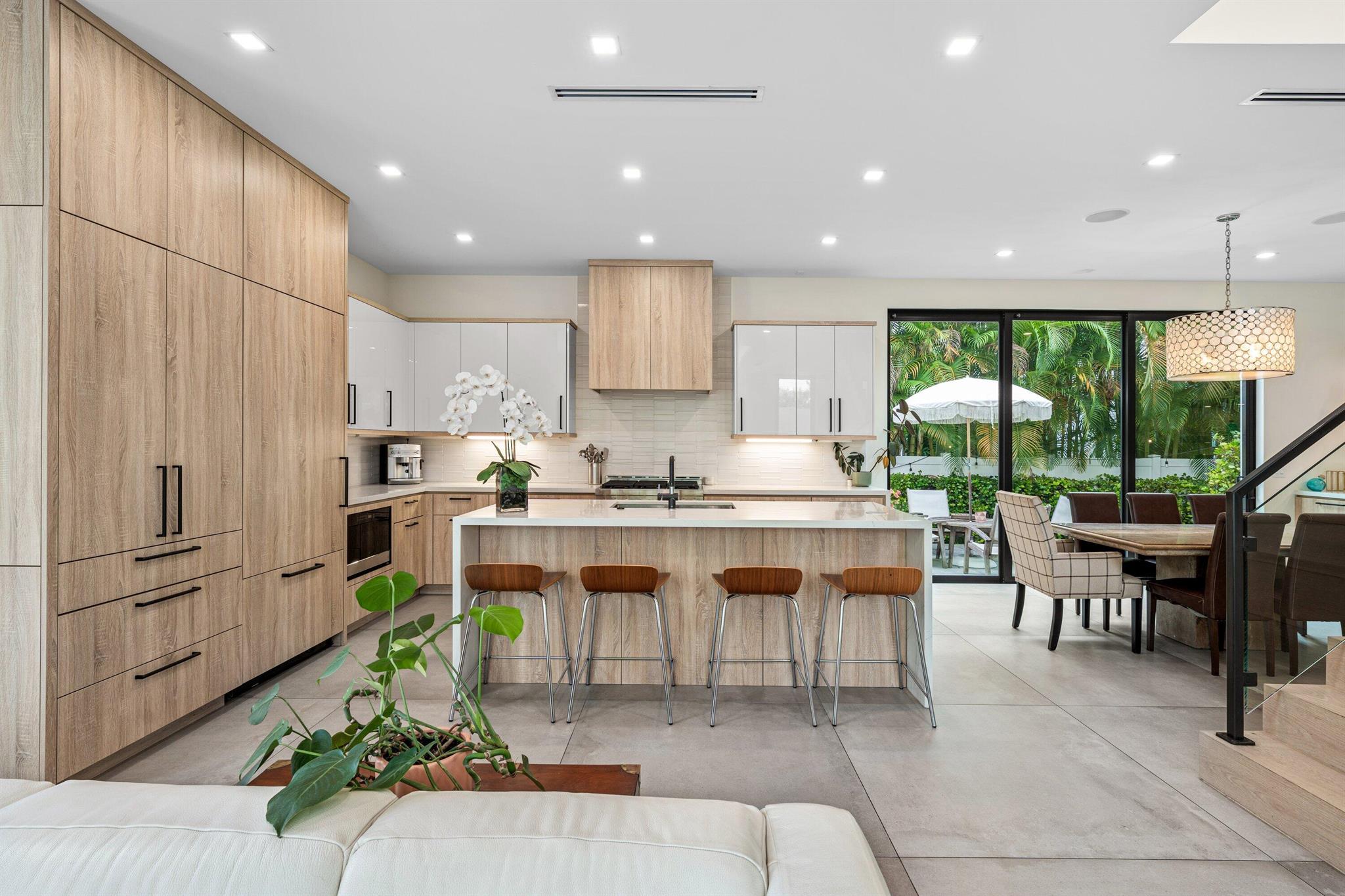 KENMONT FIRST ADD - Residential