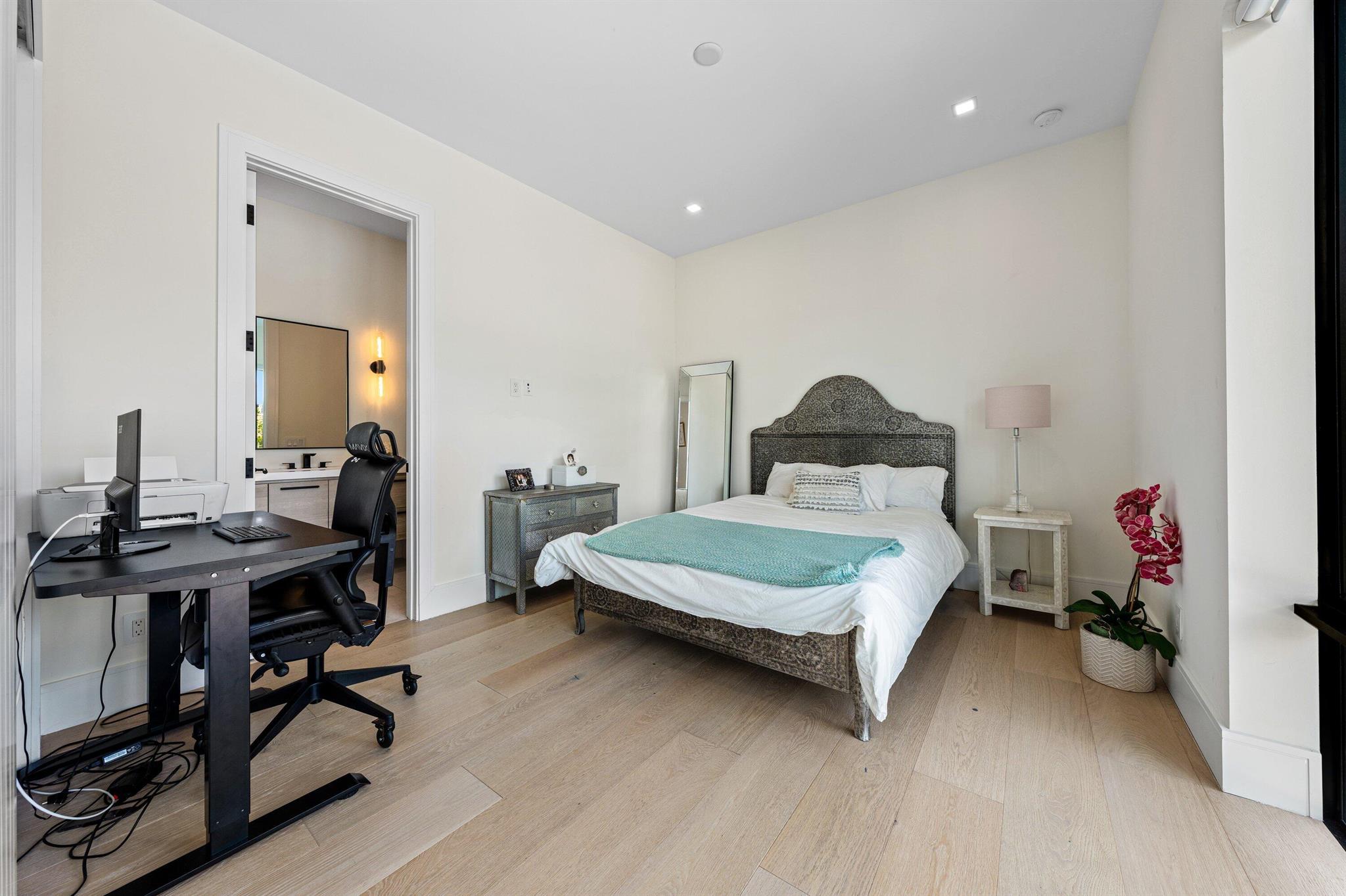 KENMONT FIRST ADD - Residential