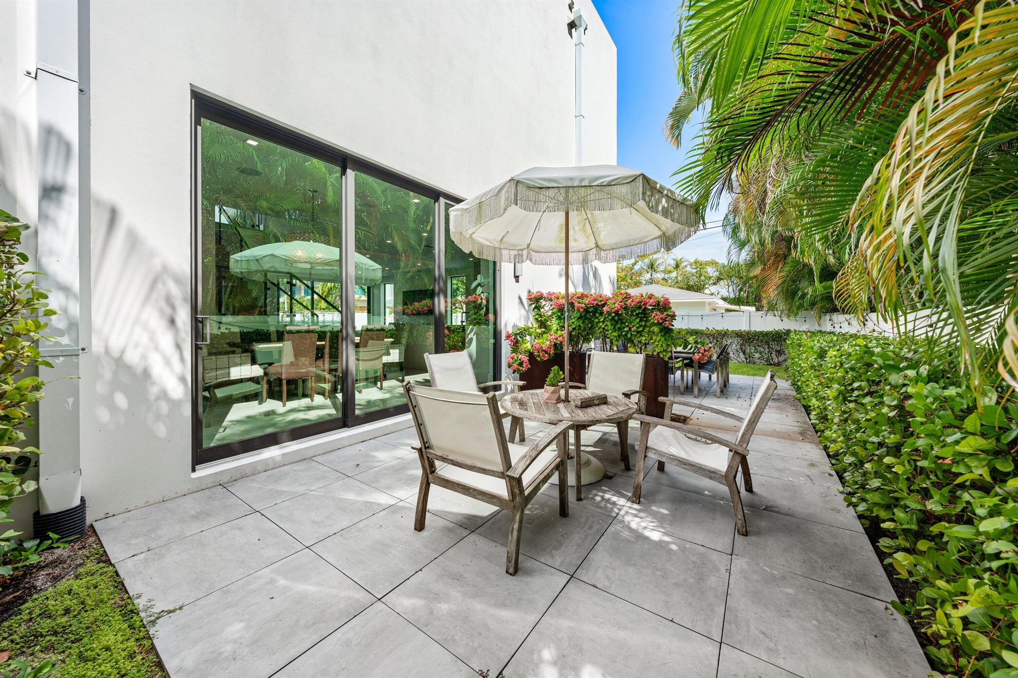 KENMONT FIRST ADD - Residential