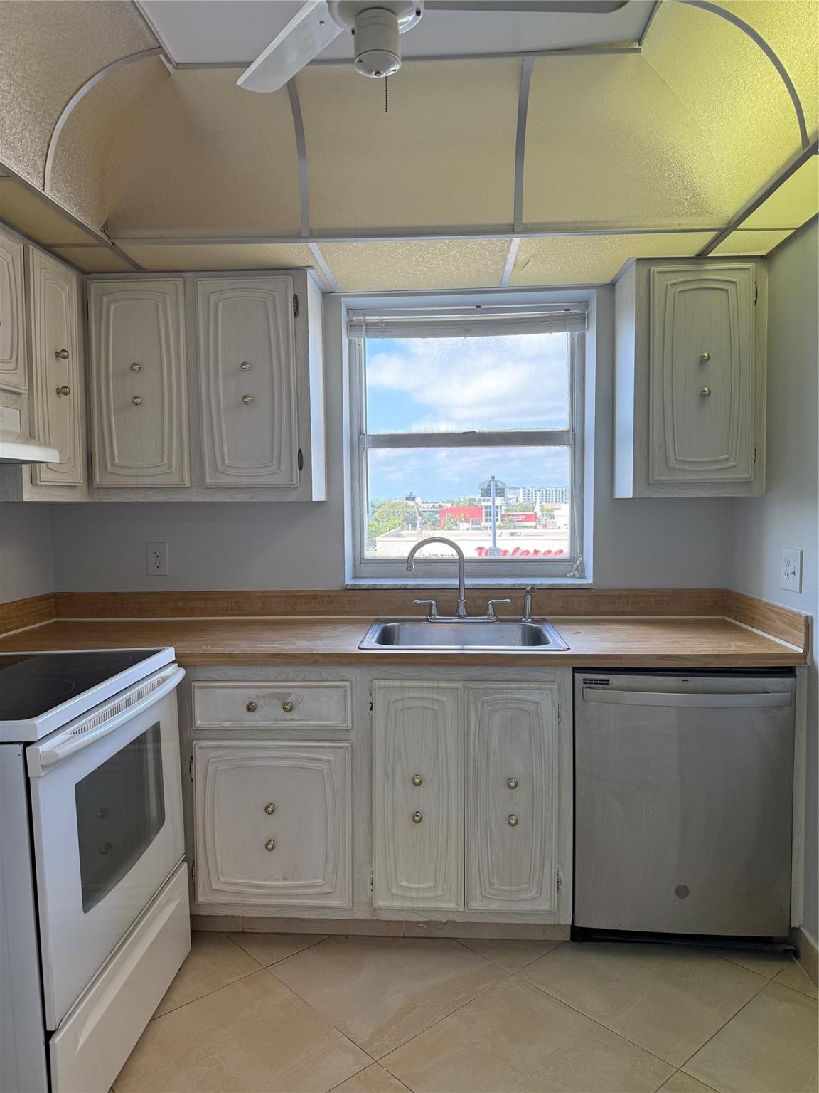 Pompano Beach Club North - Residential Lease