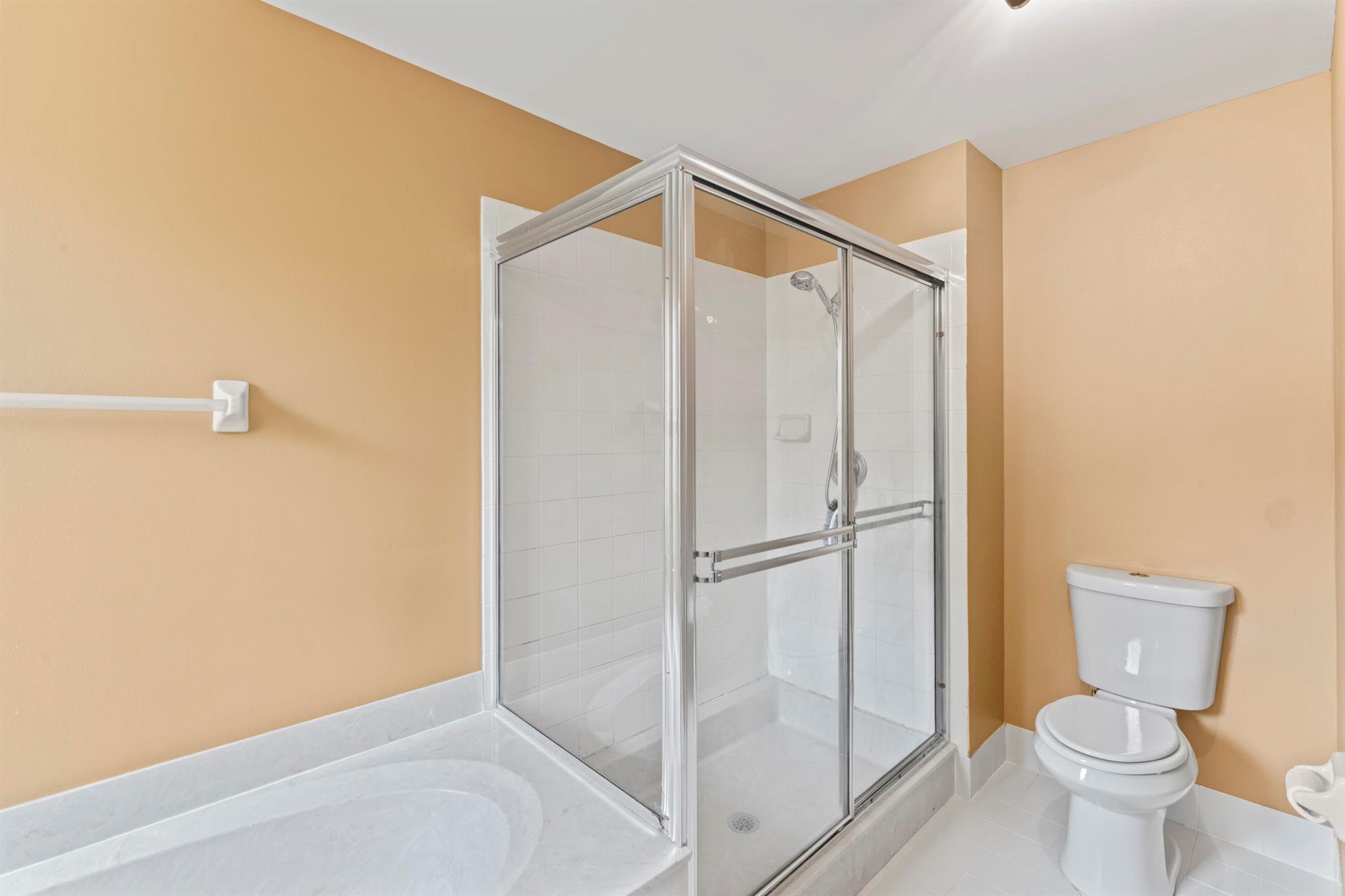 SAPPHIRE SHORES SILVER LA - Residential